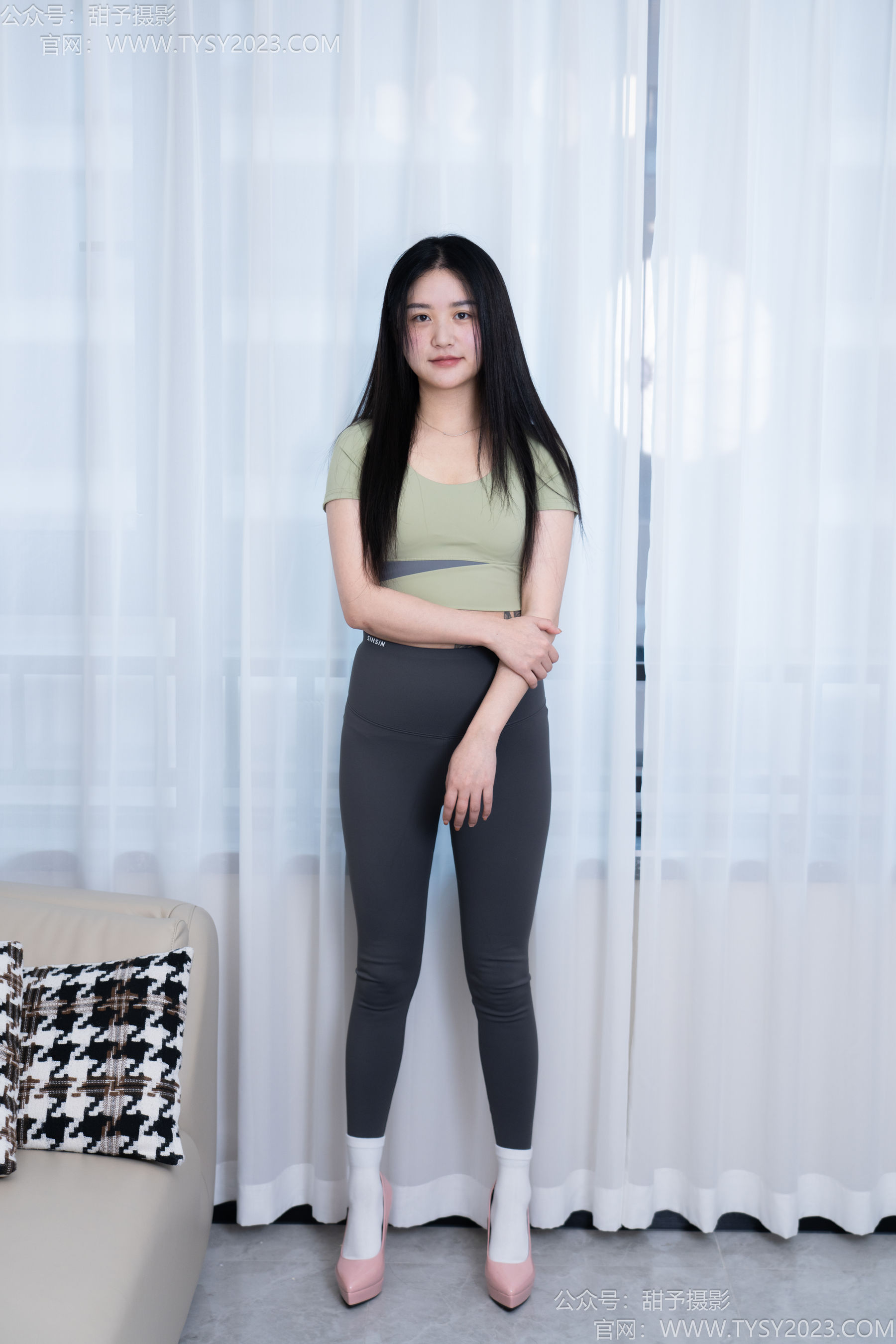 甜予摄影 No.192 澜澜 - 高跟鞋、白棉袜、裸足/(134P)
