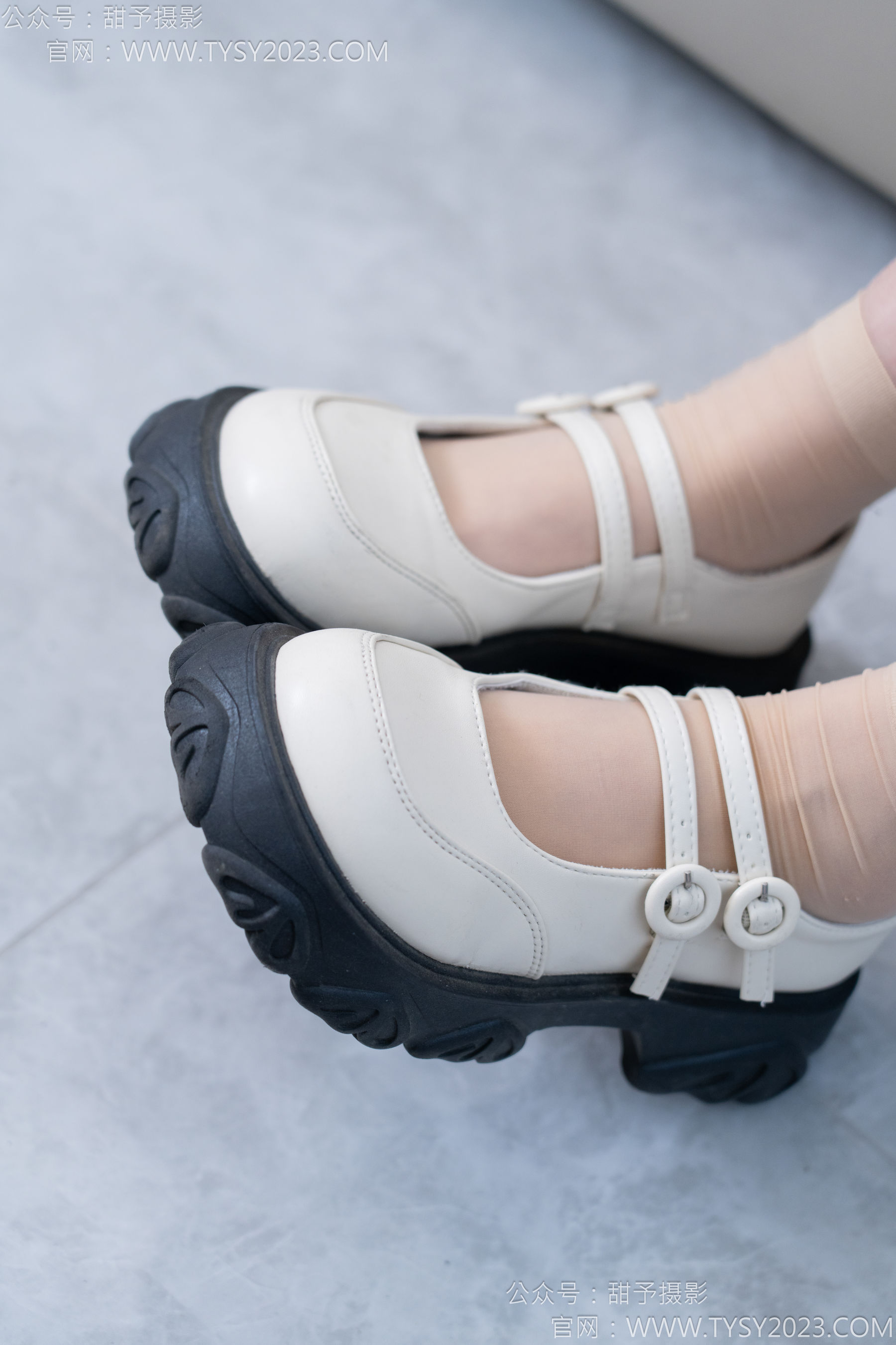甜予摄影 No.172 知知 - 皮鞋、短肉丝、裸足/(130P)