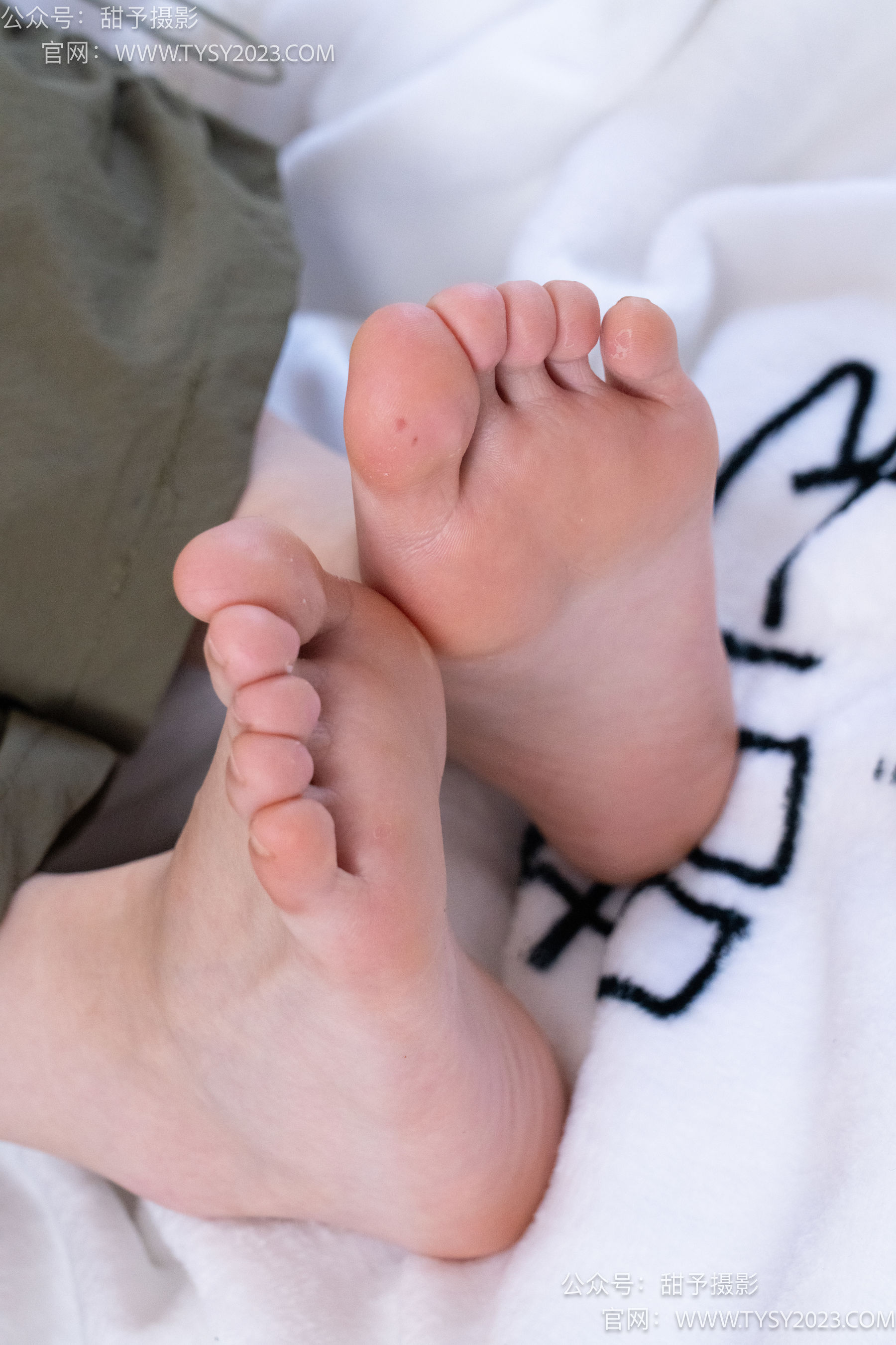 甜予摄影 No.161 双双 - 板鞋、白棉袜、裸足/(130P)