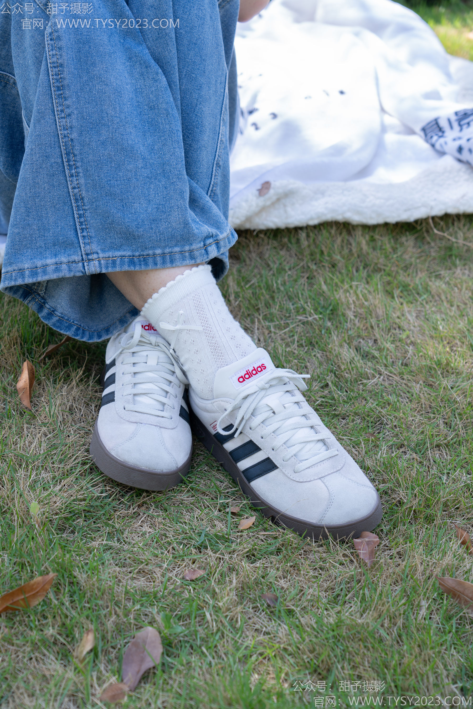 甜予摄影 No.194 小橙子 - 板鞋、白棉袜、裸足/(130P)