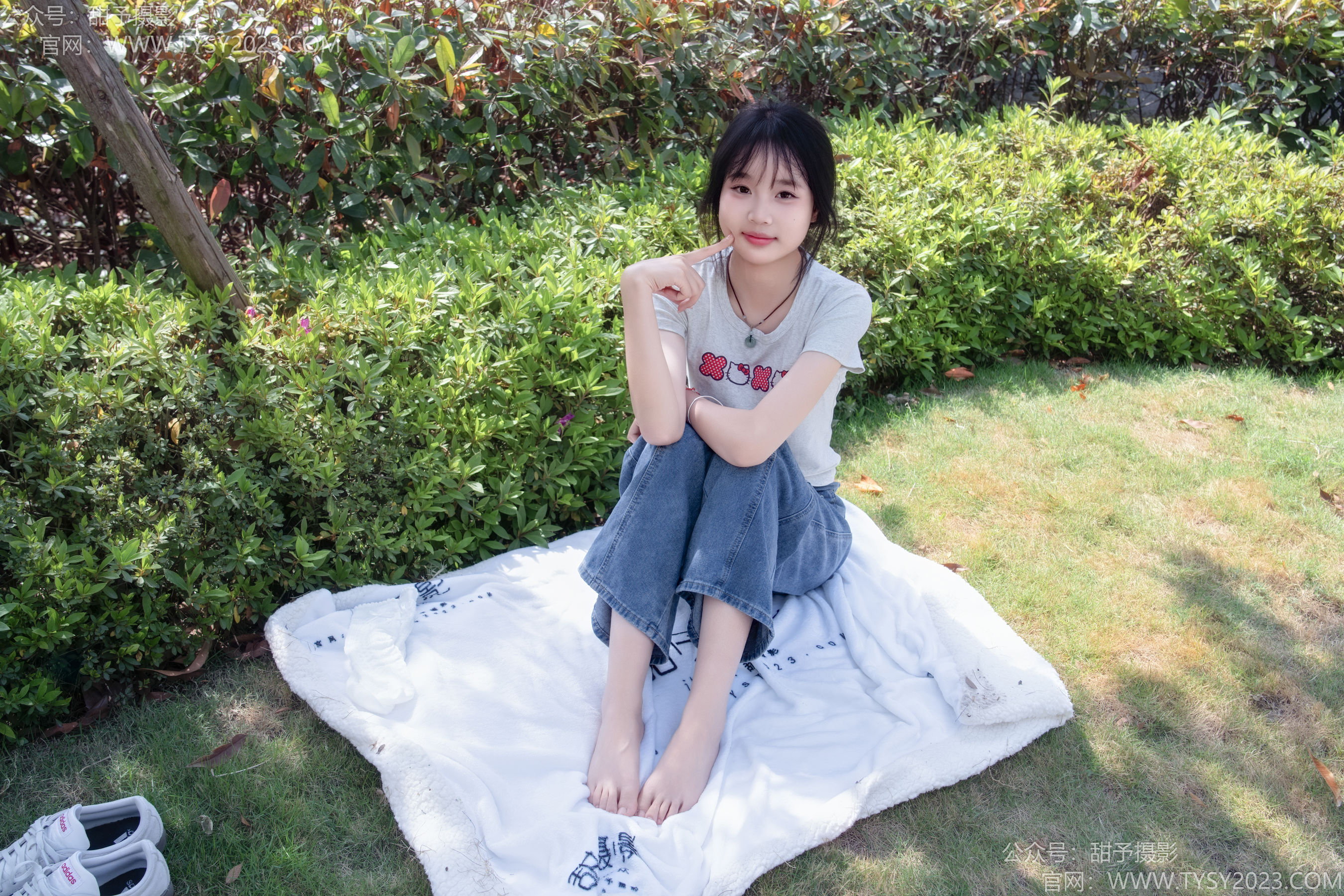 甜予摄影 No.194 小橙子 - 板鞋、白棉袜、裸足/(130P)