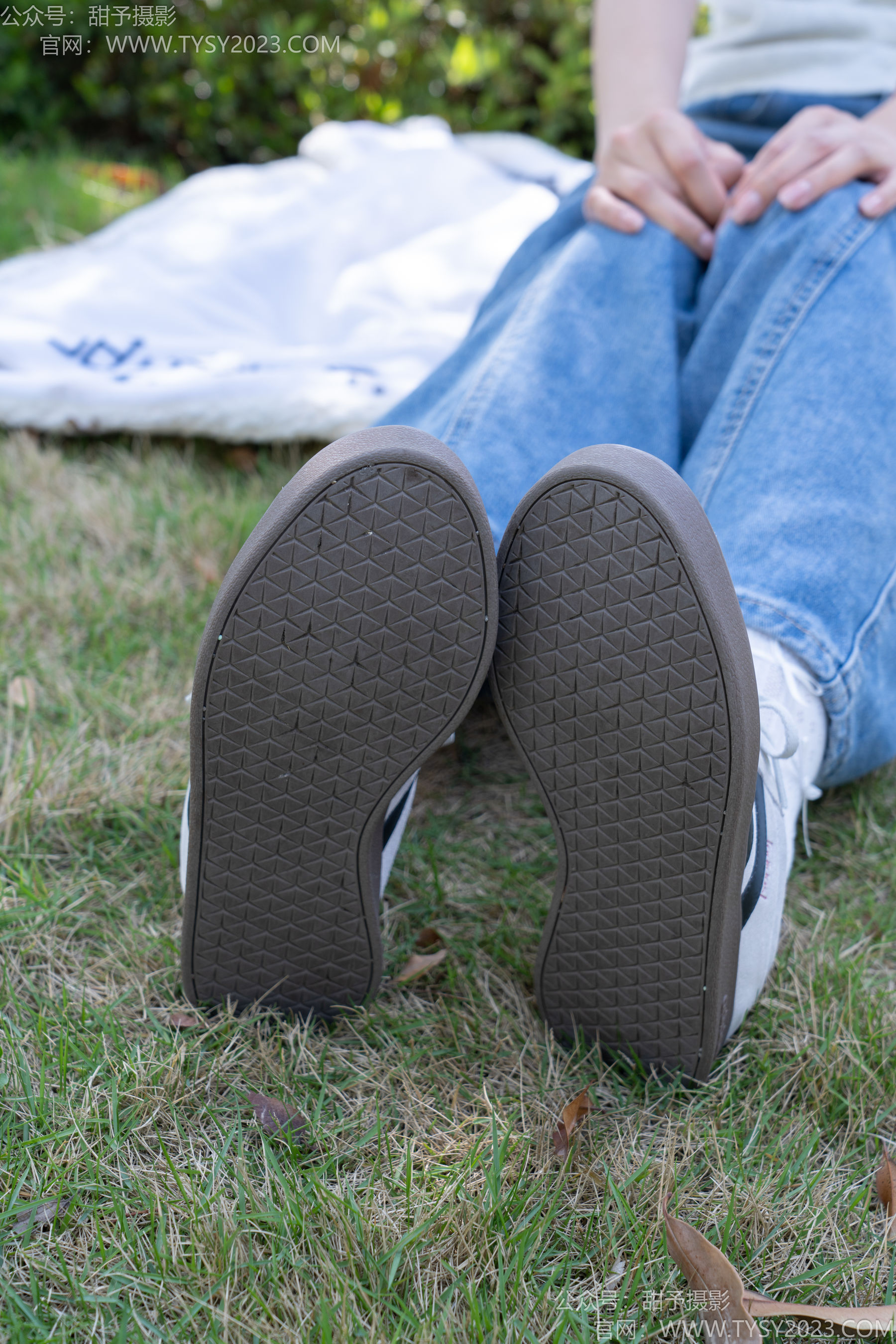 甜予摄影 No.194 小橙子 - 板鞋、白棉袜、裸足/(130P)