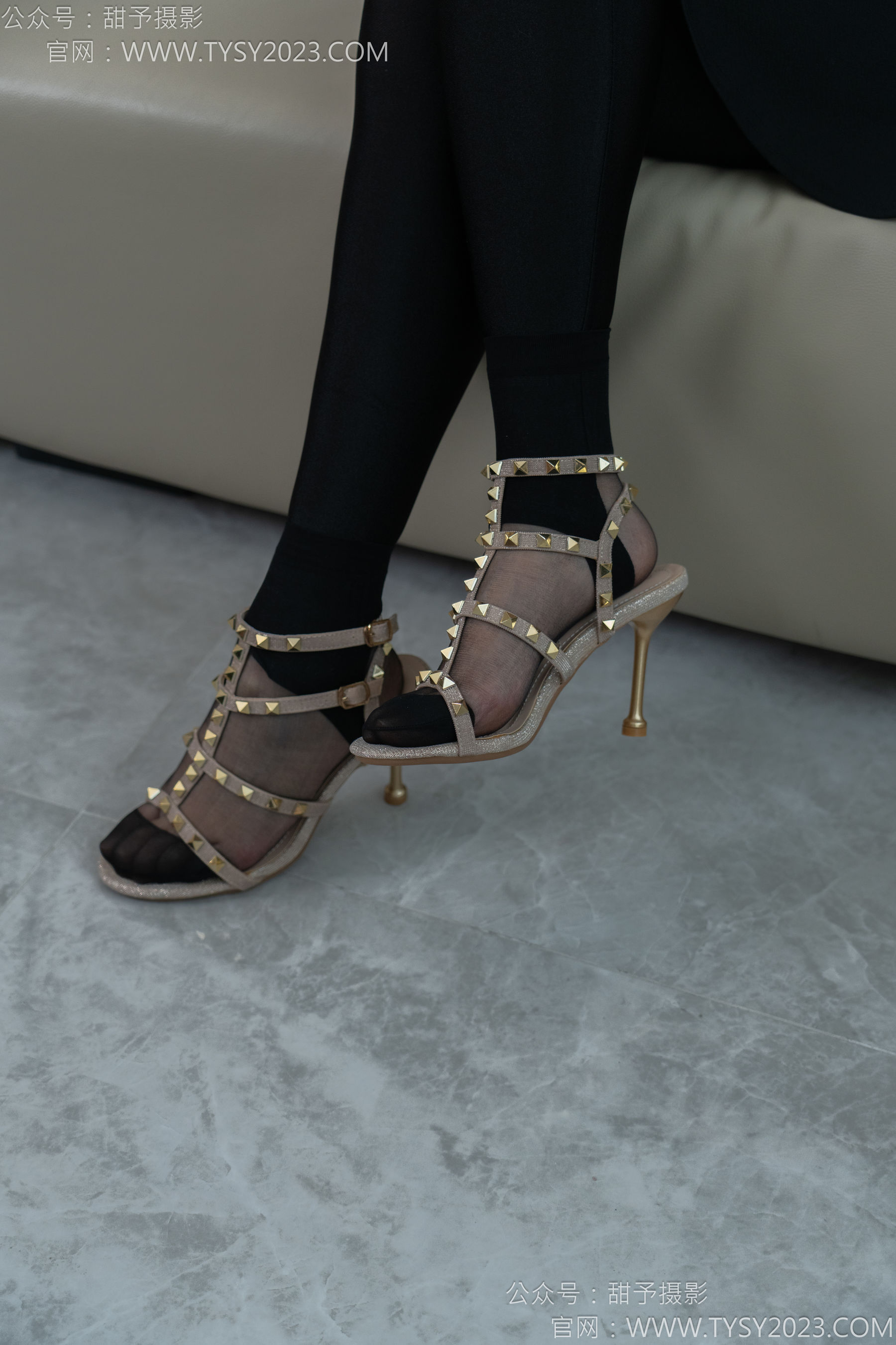 甜予摄影 No.158 梦梦 - 高跟鞋、短肉丝、短黑丝、裸足/(130P)