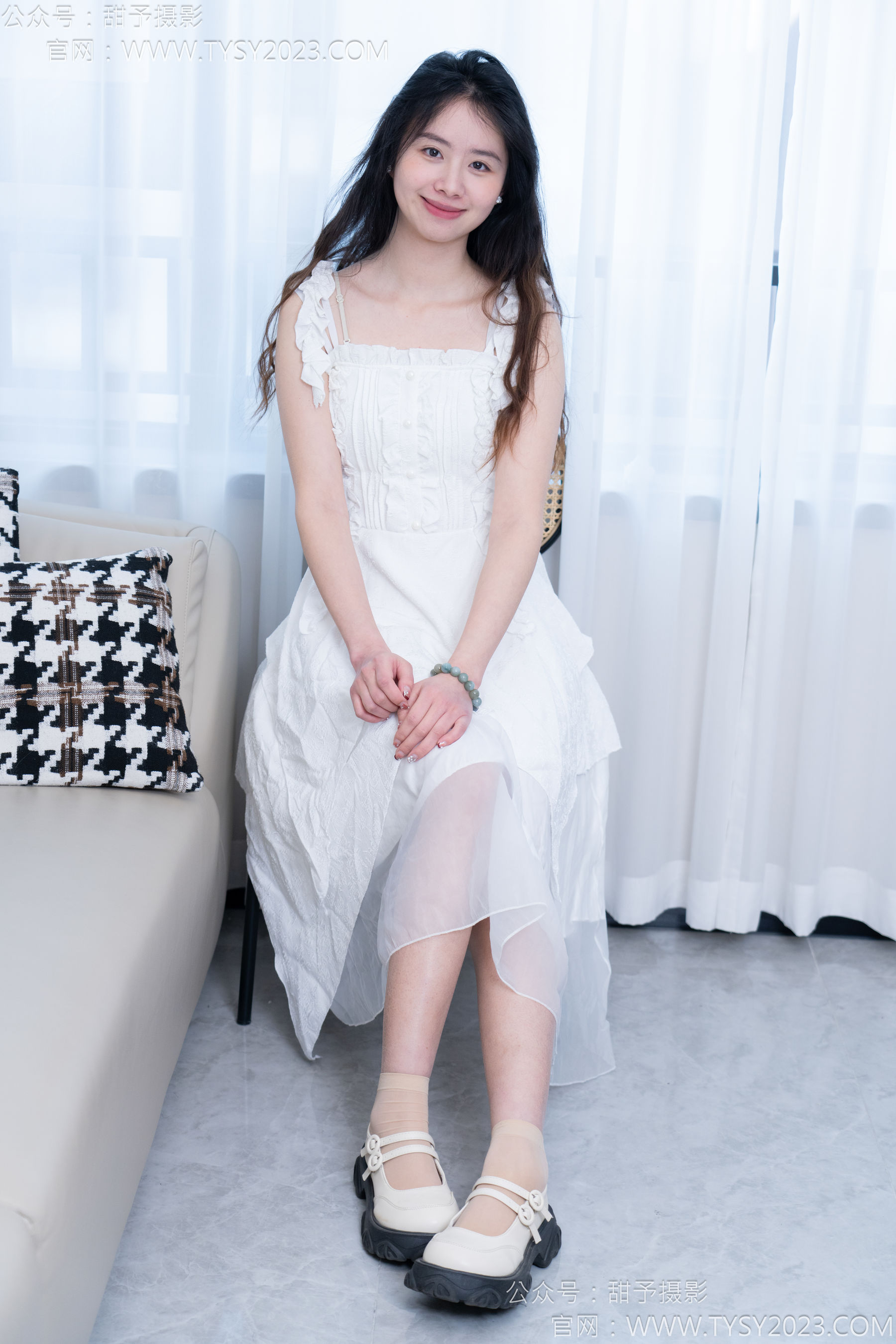 甜予摄影 No.172 知知 - 皮鞋、短肉丝、裸足/(130P)