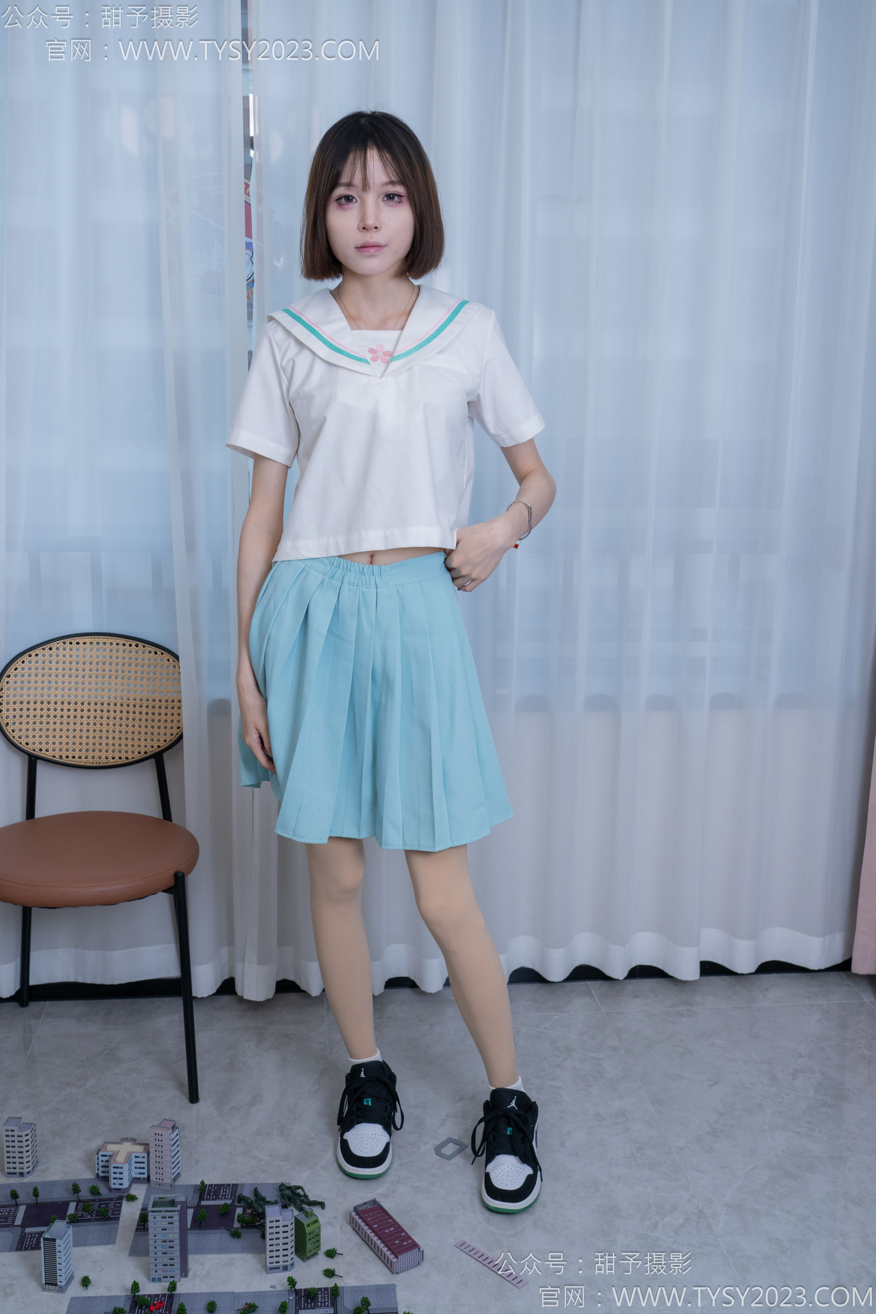 甜予摄影 No.182 珞珞 - 板鞋、白棉袜、厚肉丝、小人国剧情/(134P)