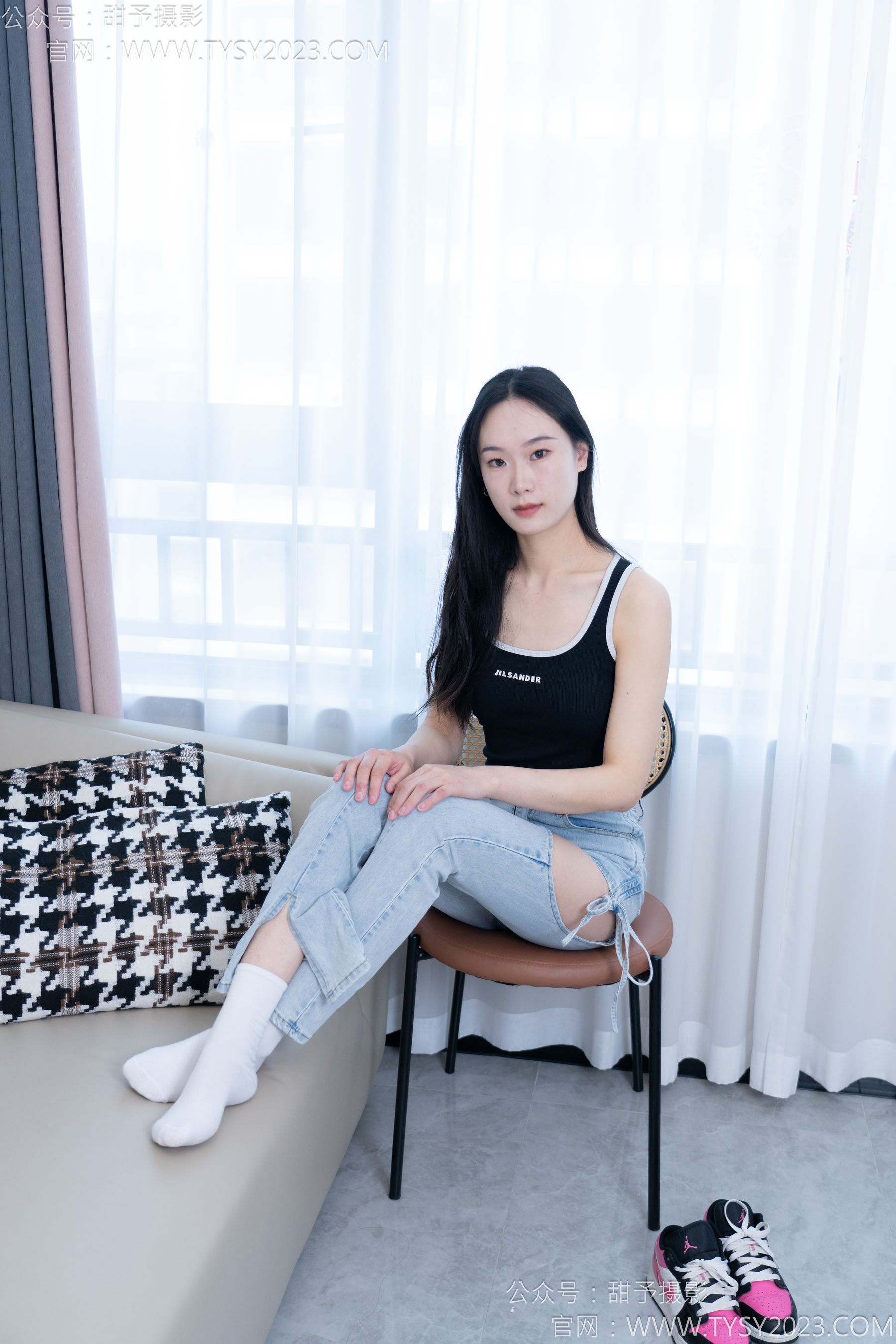 甜予摄影 No.181 小容 - 板鞋、白棉袜、裸足/(130P)