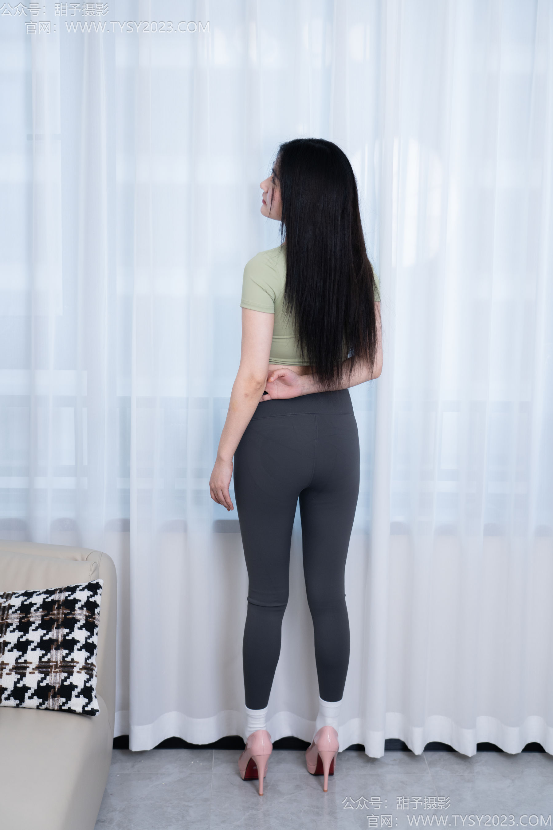 甜予摄影 No.192 澜澜 - 高跟鞋、白棉袜、裸足/(134P)