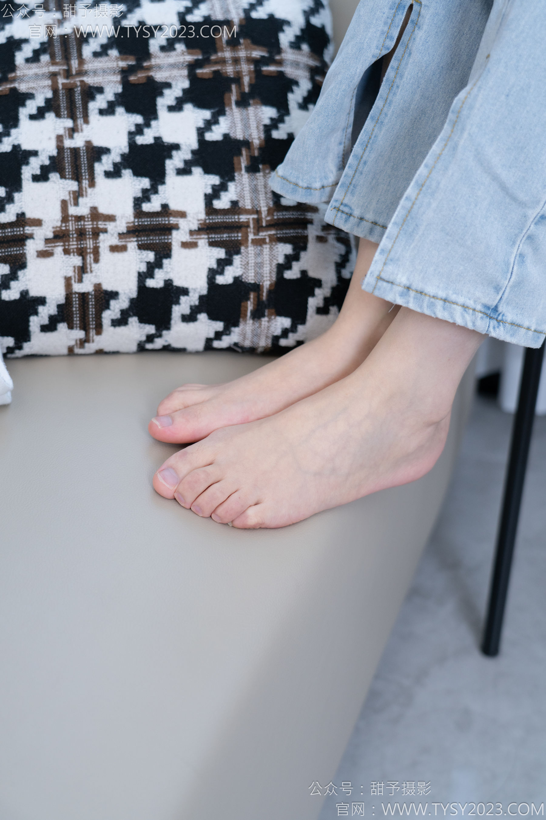 甜予摄影 No.181 小容 - 板鞋、白棉袜、裸足/(130P)