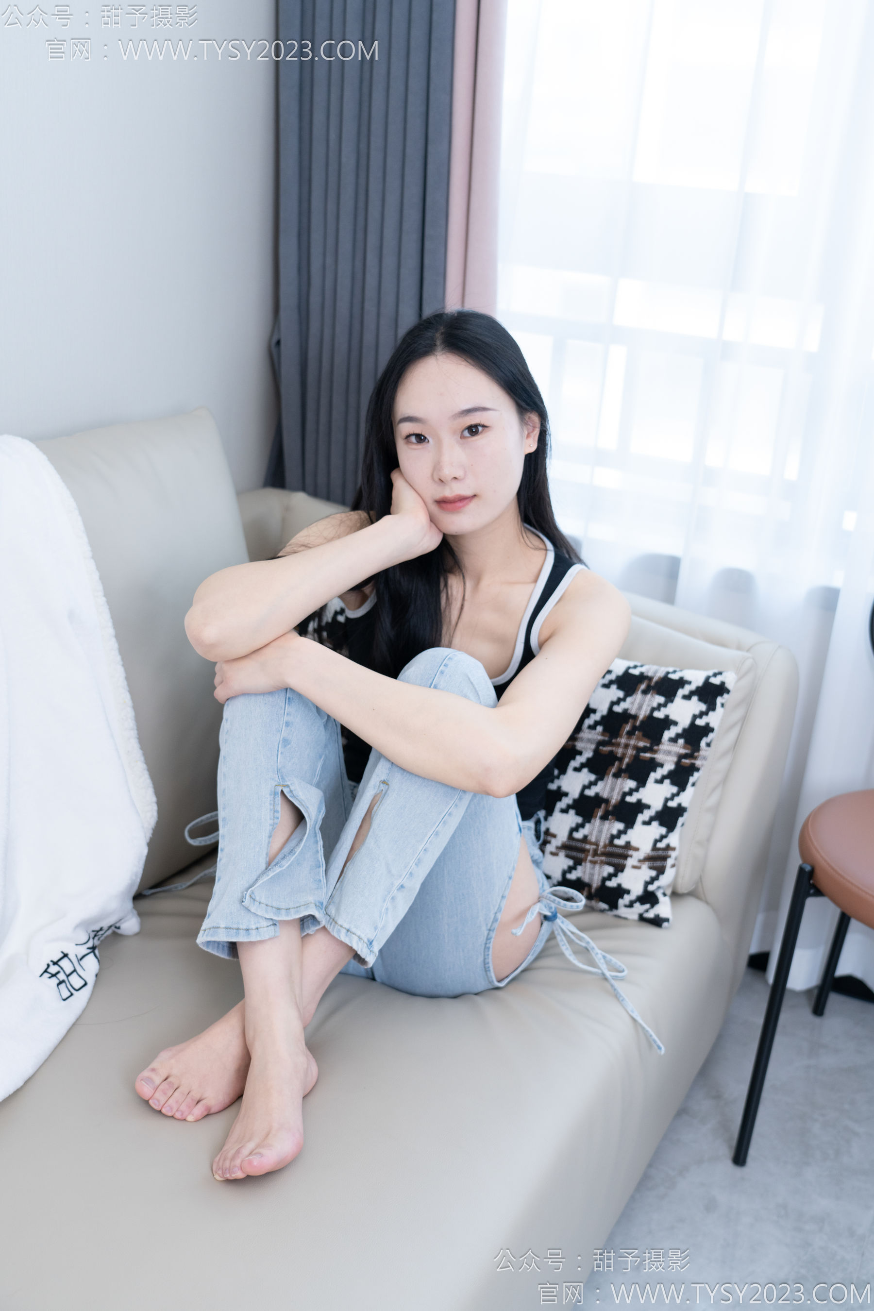 甜予摄影 No.181 小容 - 板鞋、白棉袜、裸足/(130P)