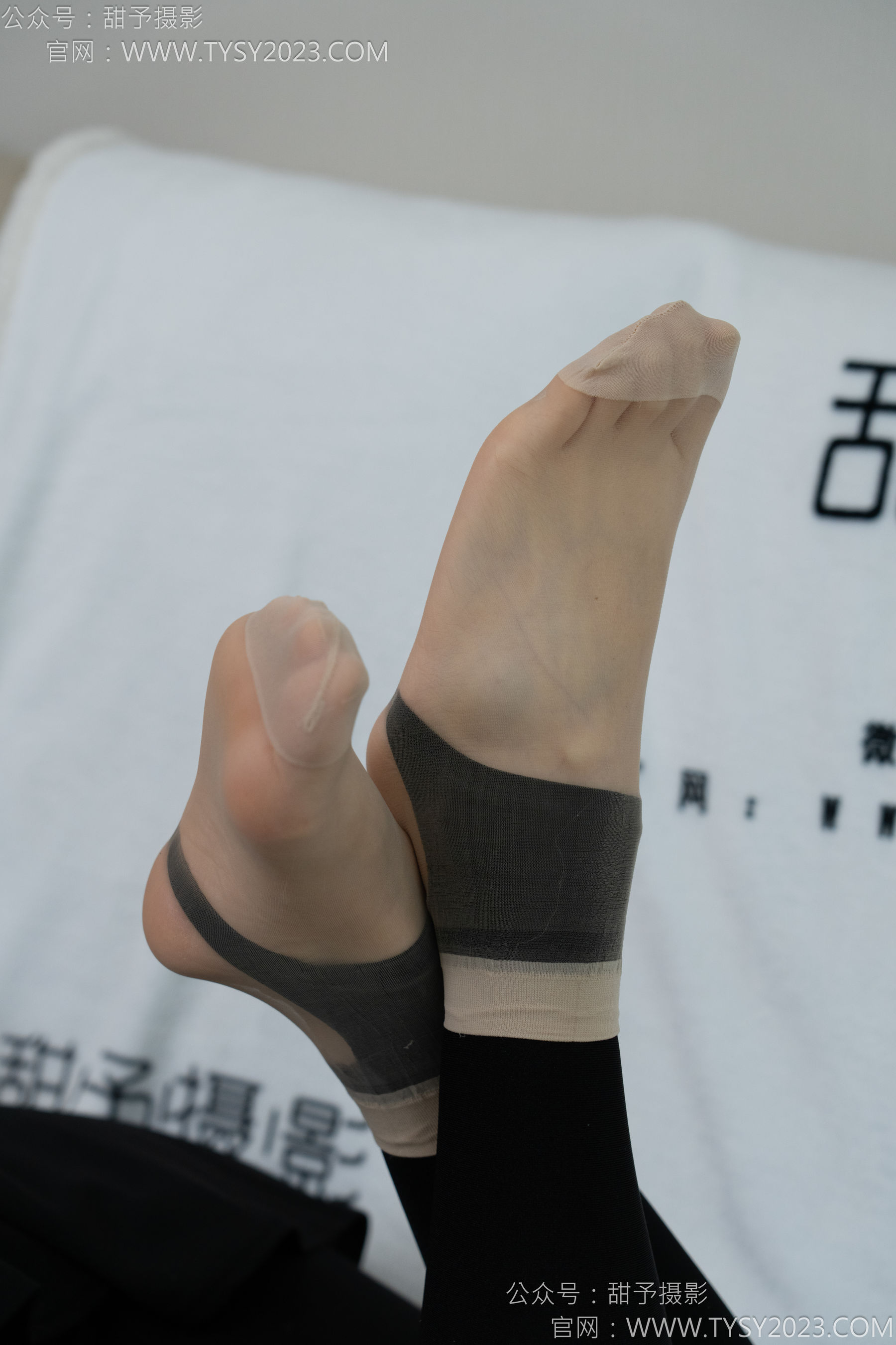 甜予摄影 No.158 梦梦 - 高跟鞋、短肉丝、短黑丝、裸足/(130P)