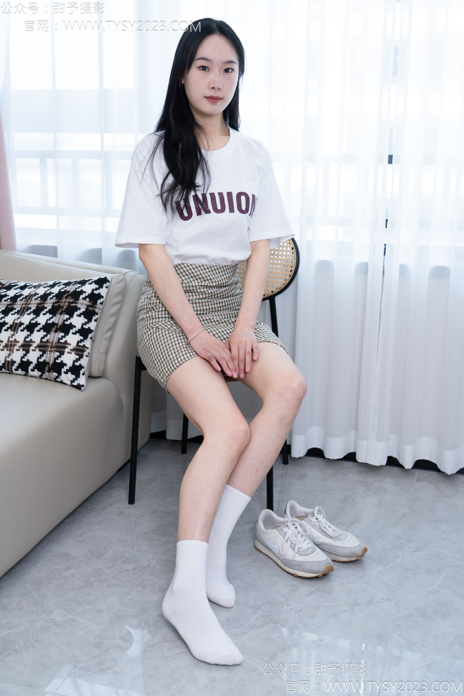 甜予摄影 No.167 小容 - 板鞋、白棉袜、裸足/(129P)