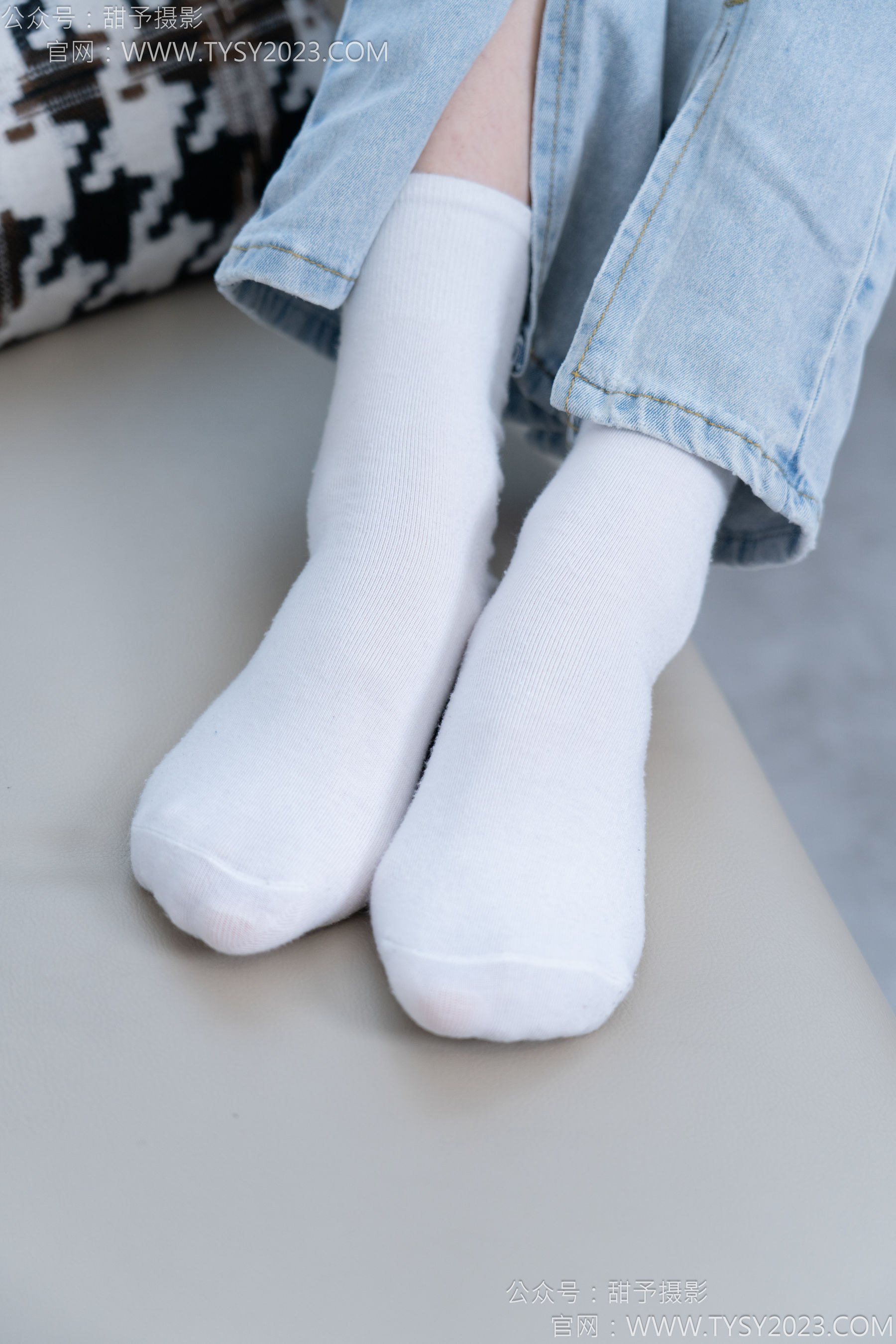 甜予摄影 No.181 小容 - 板鞋、白棉袜、裸足/(130P)