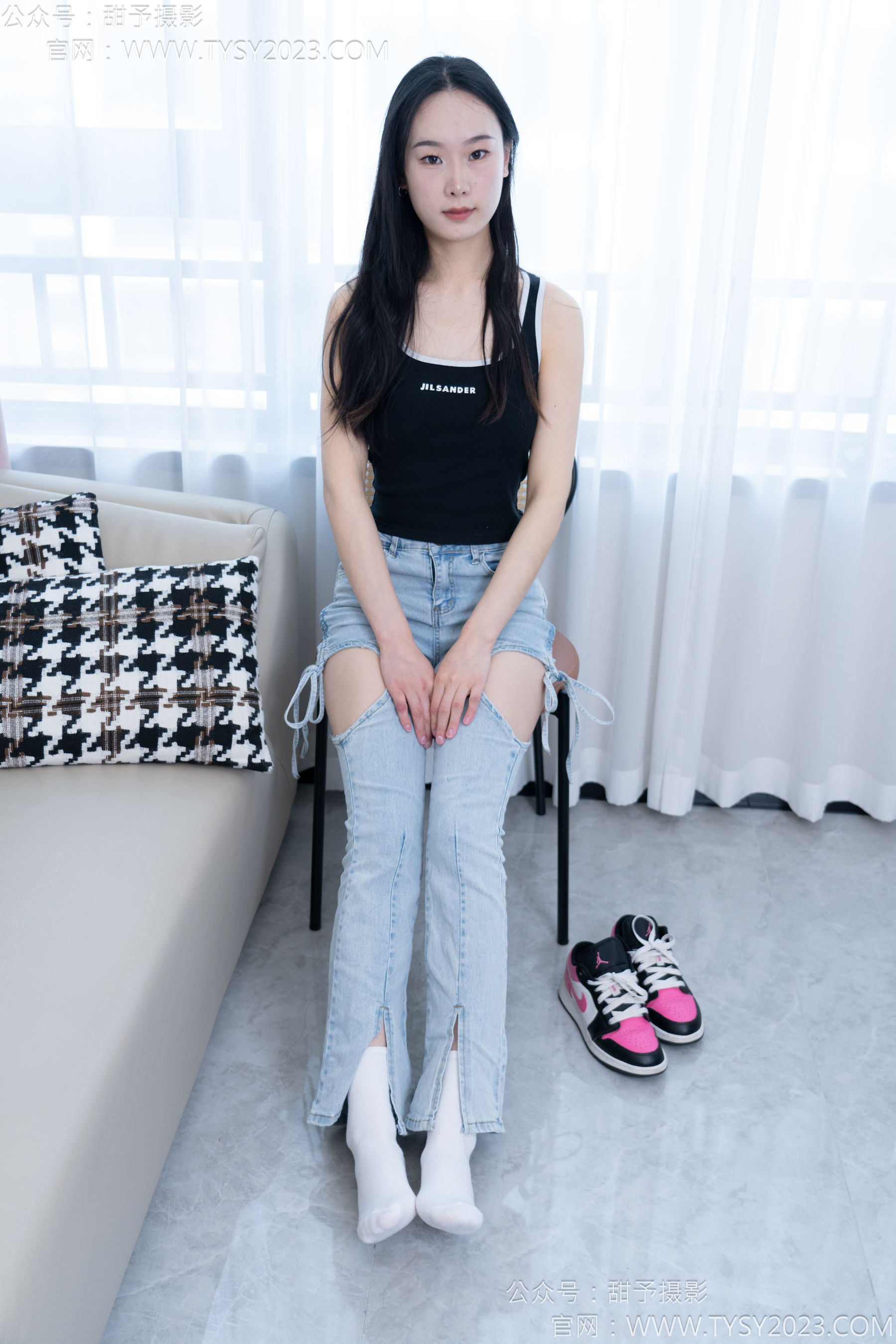 甜予摄影 No.181 小容 - 板鞋、白棉袜、裸足/(130P)