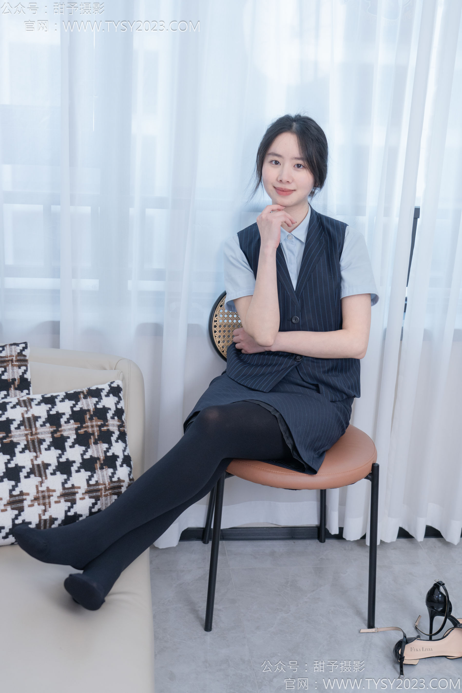 甜予摄影 No.187 知知 - 高跟鞋、厚黑丝/(127P)