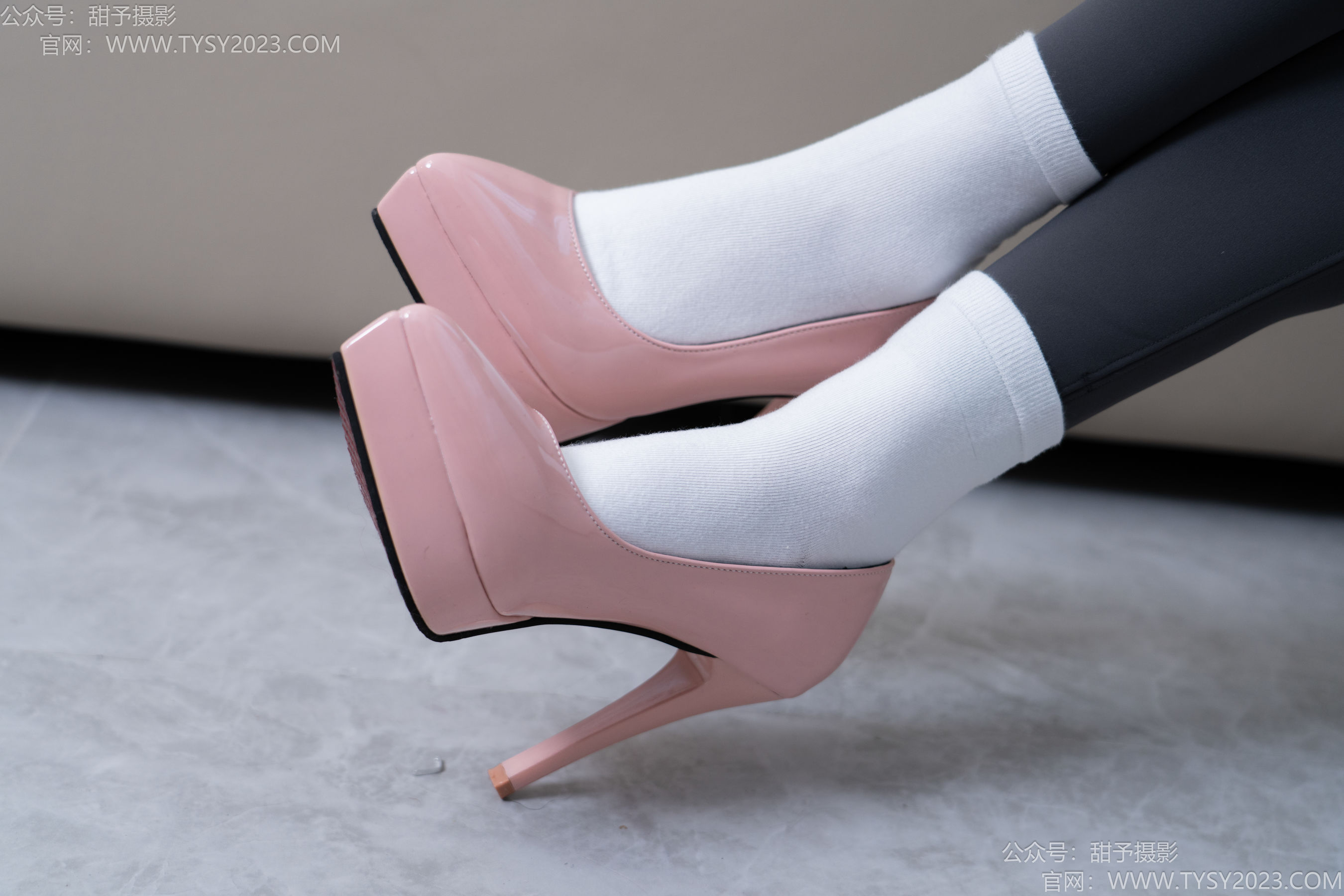 甜予摄影 No.192 澜澜 - 高跟鞋、白棉袜、裸足/(134P)