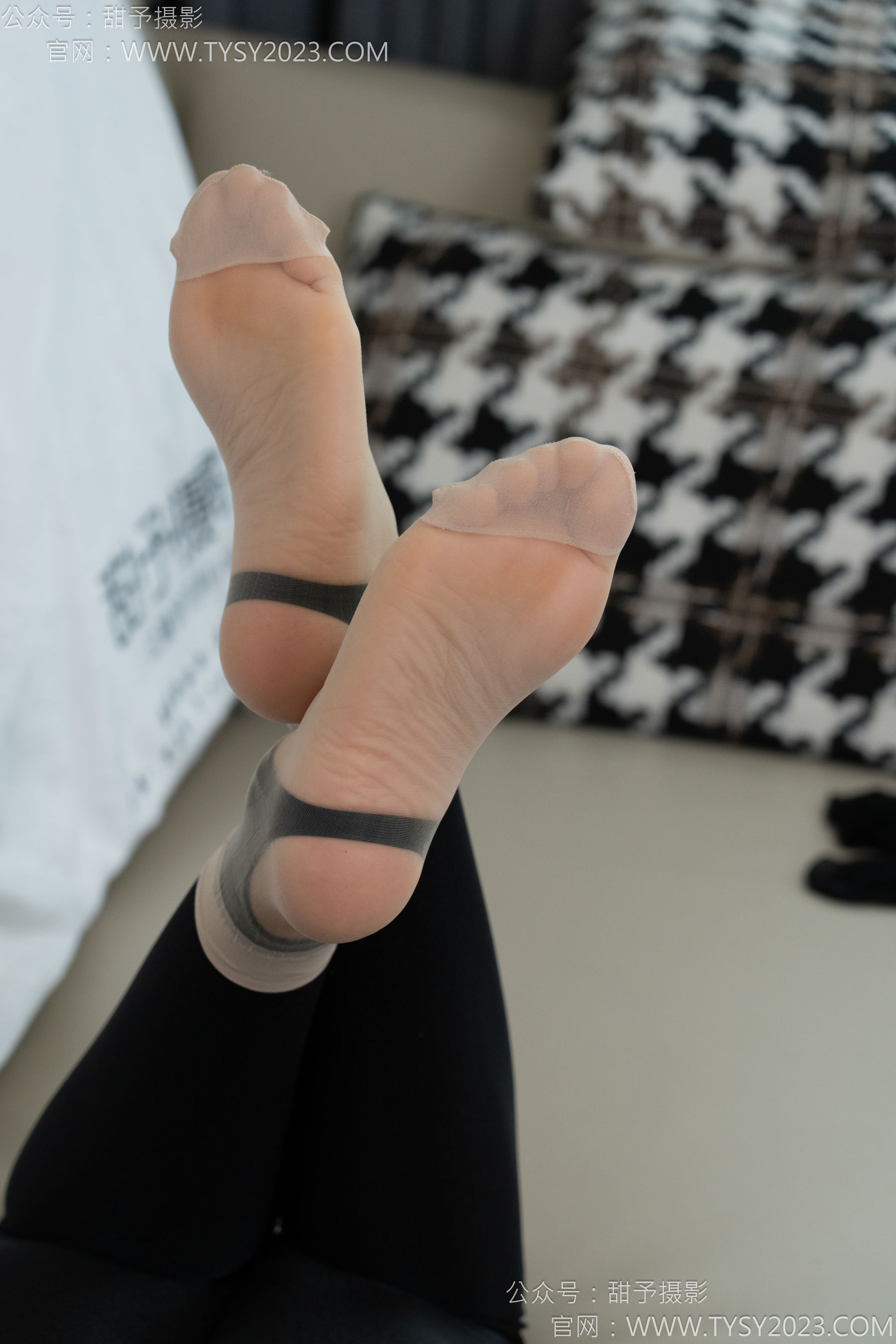 甜予摄影 No.158 梦梦 - 高跟鞋、短肉丝、短黑丝、裸足/(130P)