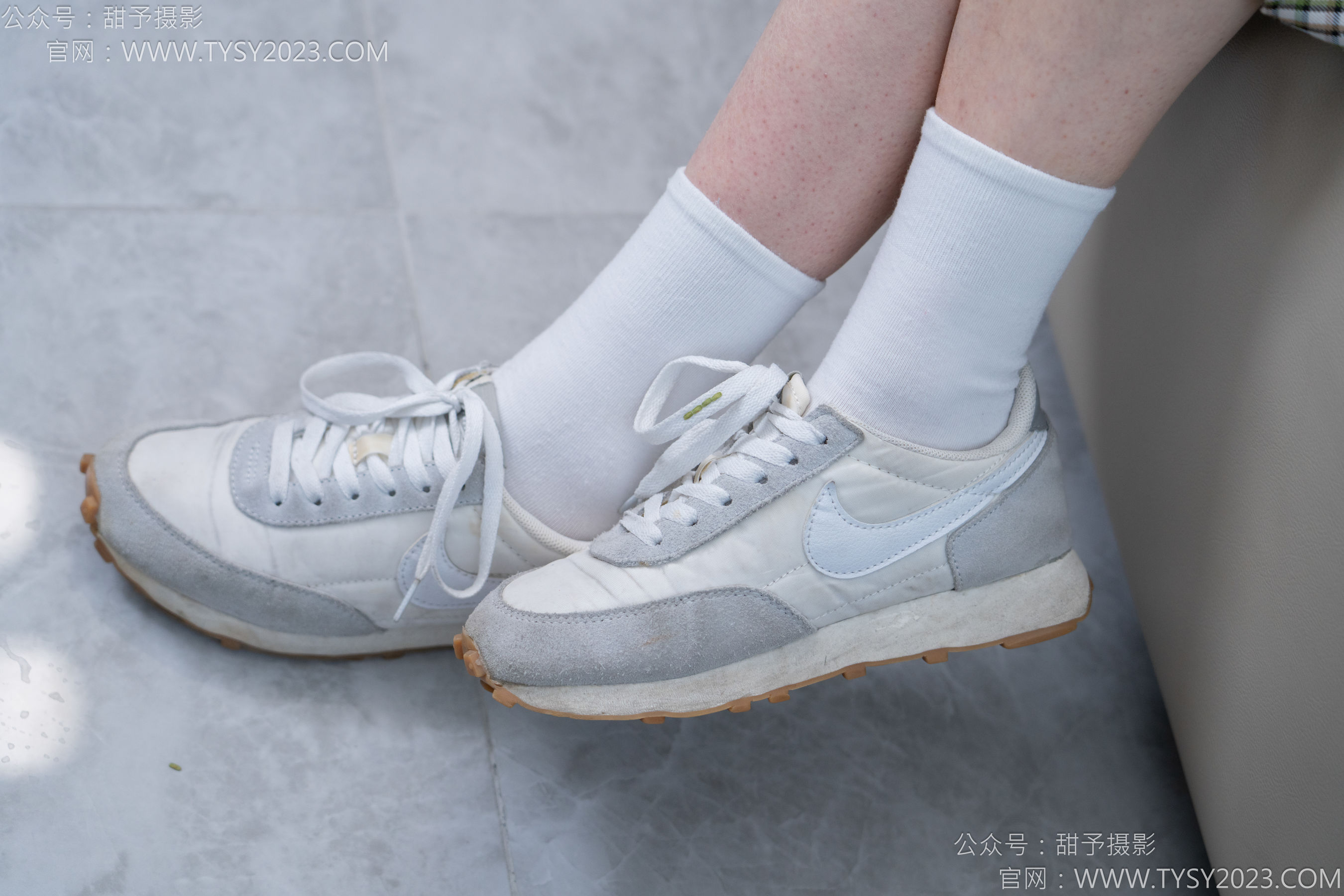 甜予摄影 No.167 小容 - 板鞋、白棉袜、裸足/(129P)