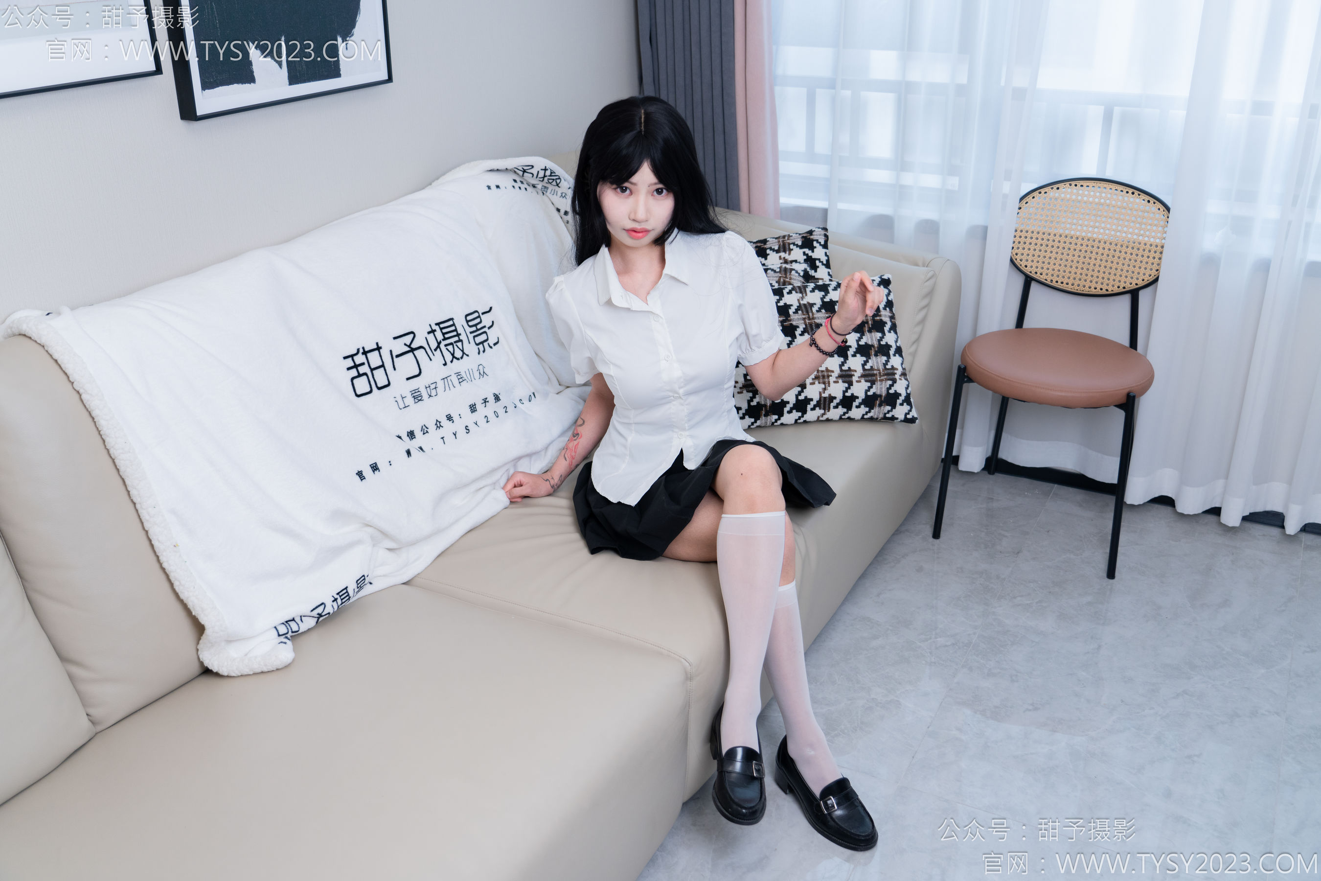 甜予摄影 No.166 酥酥 - 皮鞋、半白丝、裸足/(127P)