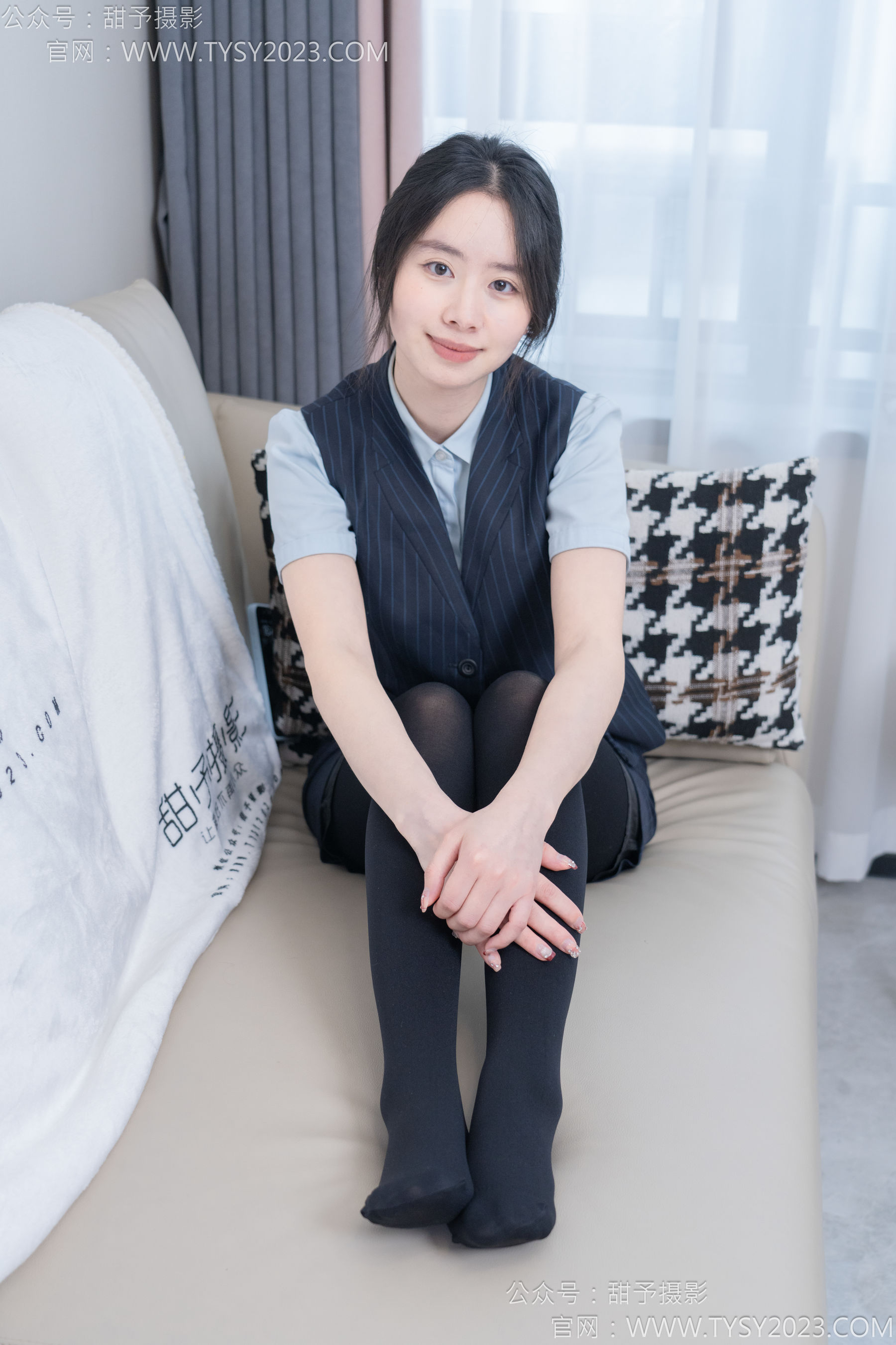 甜予摄影 No.187 知知 - 高跟鞋、厚黑丝/(127P)