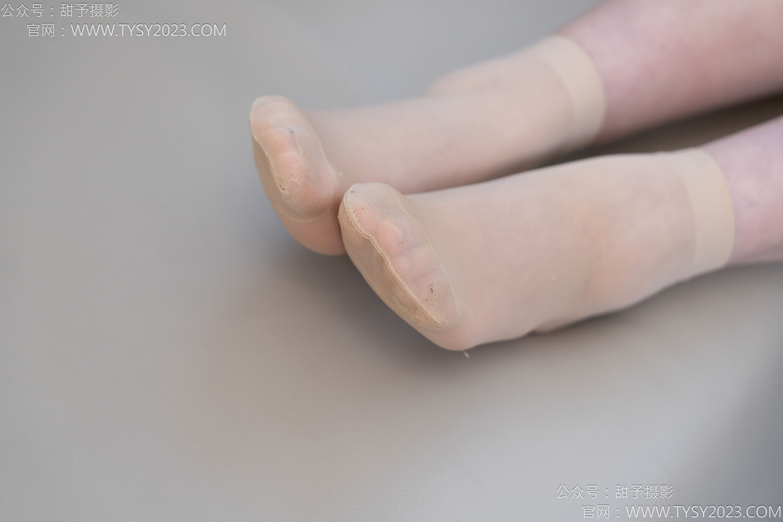 甜予摄影 No.172 知知 - 皮鞋、短肉丝、裸足/(130P)