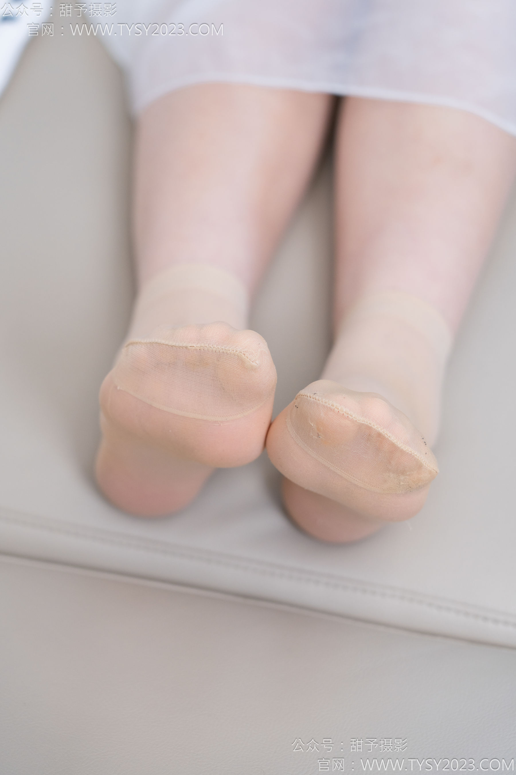 甜予摄影 No.172 知知 - 皮鞋、短肉丝、裸足/(130P)