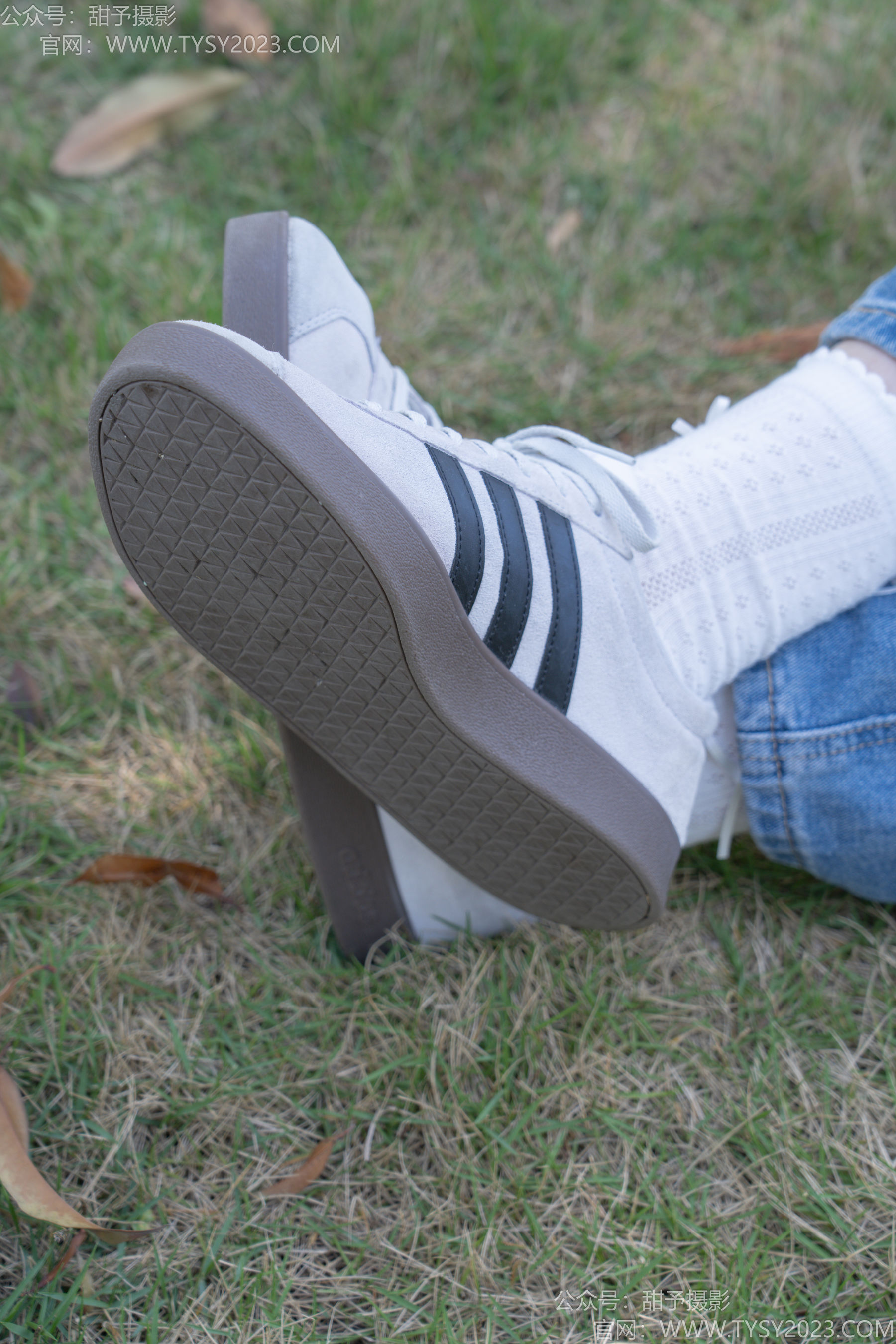 甜予摄影 No.194 小橙子 - 板鞋、白棉袜、裸足/(130P)