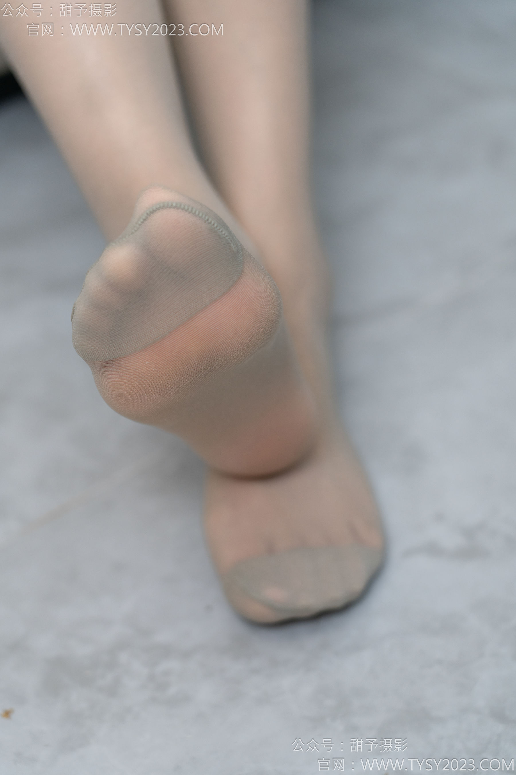 甜予摄影 No.154 澜澜 - 帆布鞋、白棉袜、薄灰丝、跺脚抖腿剧情/(129P)