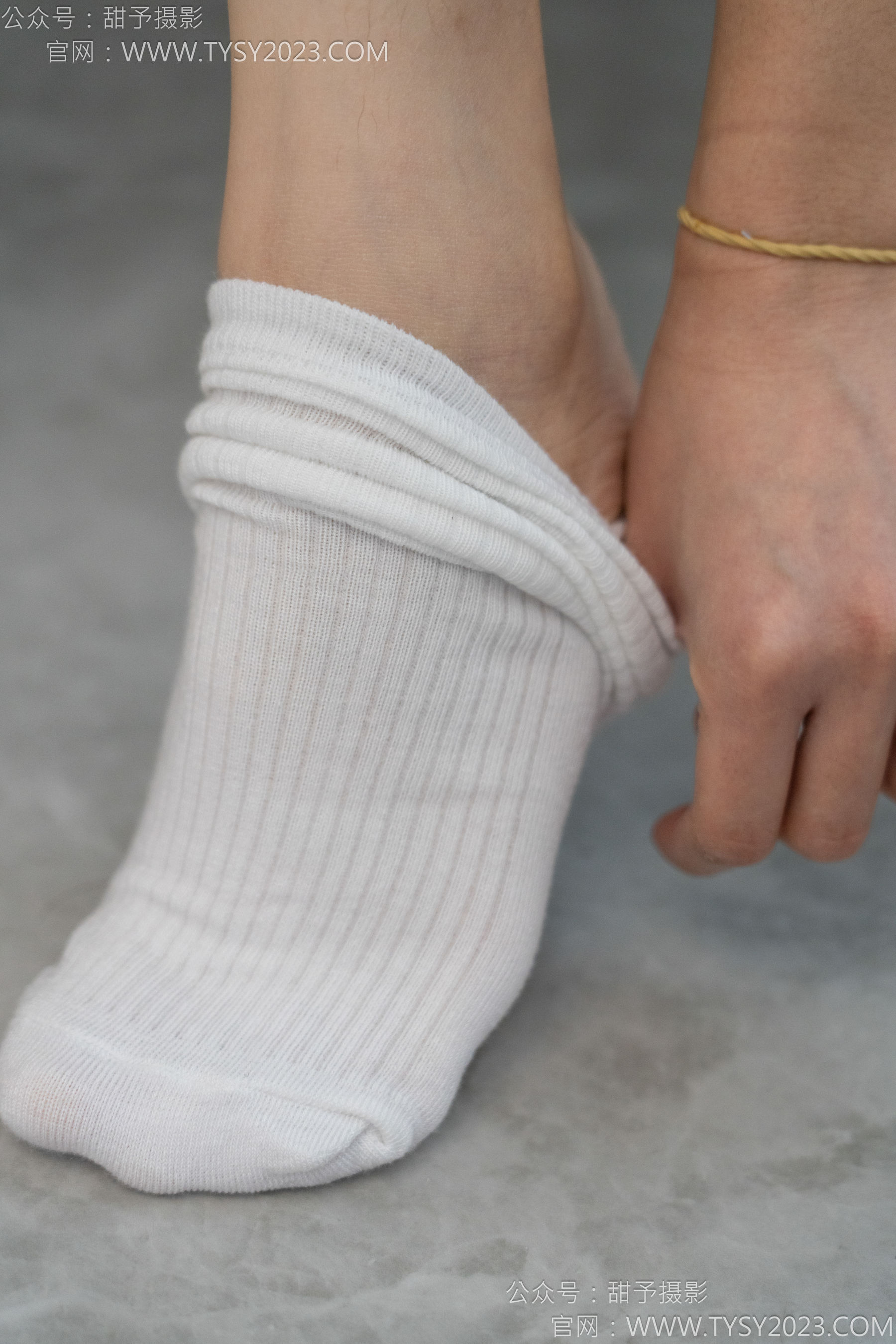 甜予摄影 No.149 诺诺 - 板鞋、白棉袜、裸足/(125P)