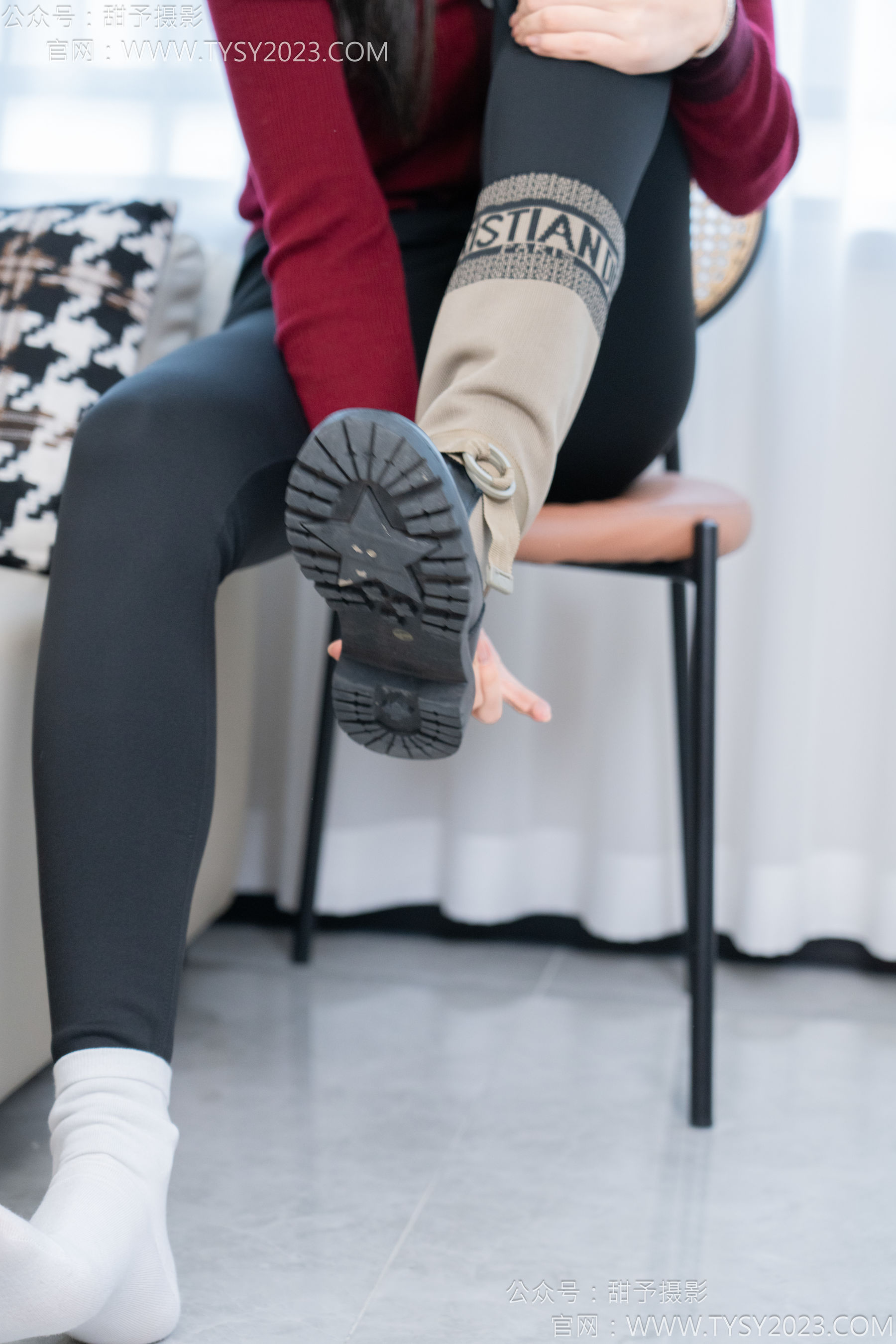 甜予摄影 No.155 咖啡豆 - 靴子、脏袜子、裸足/(132P)