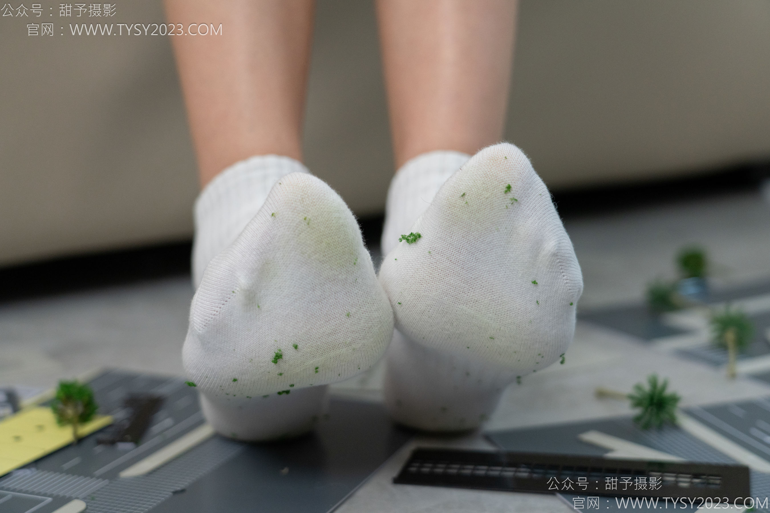 甜予摄影 No.148 咖啡豆 - 靴子、白棉袜、裸足/(169P)