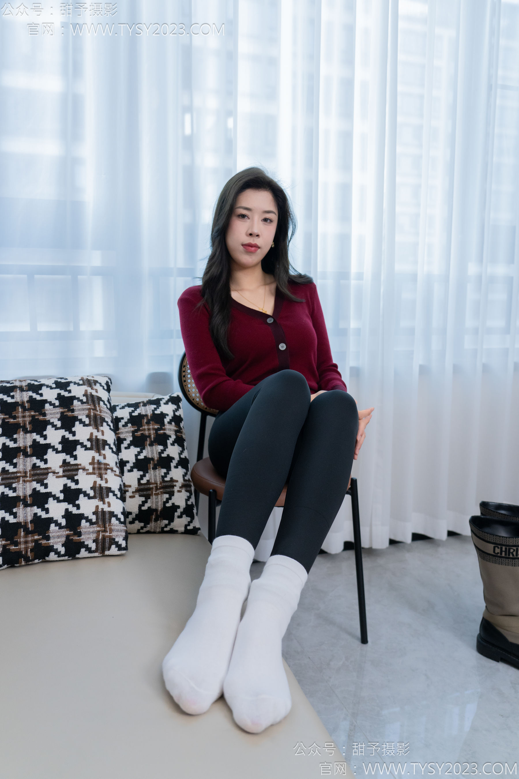 甜予摄影 No.155 咖啡豆 - 靴子、脏袜子、裸足/(132P)