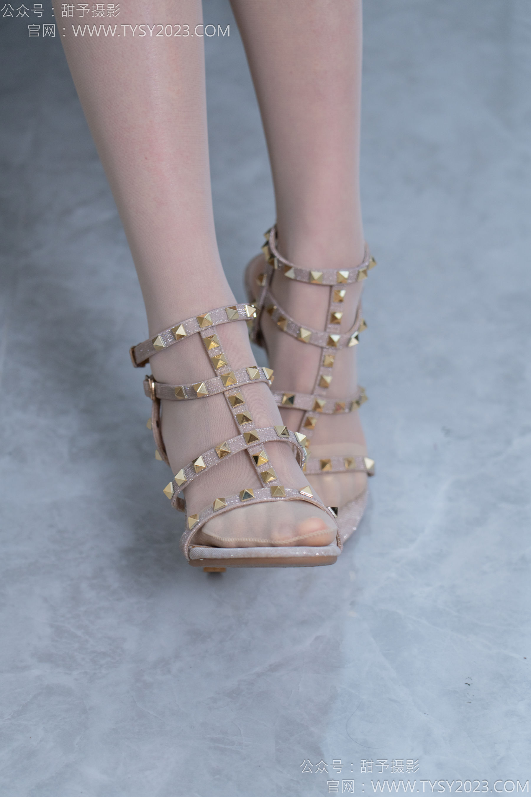 甜予摄影 No.156 咻咻 - 高跟鞋、薄肉丝/(135P)