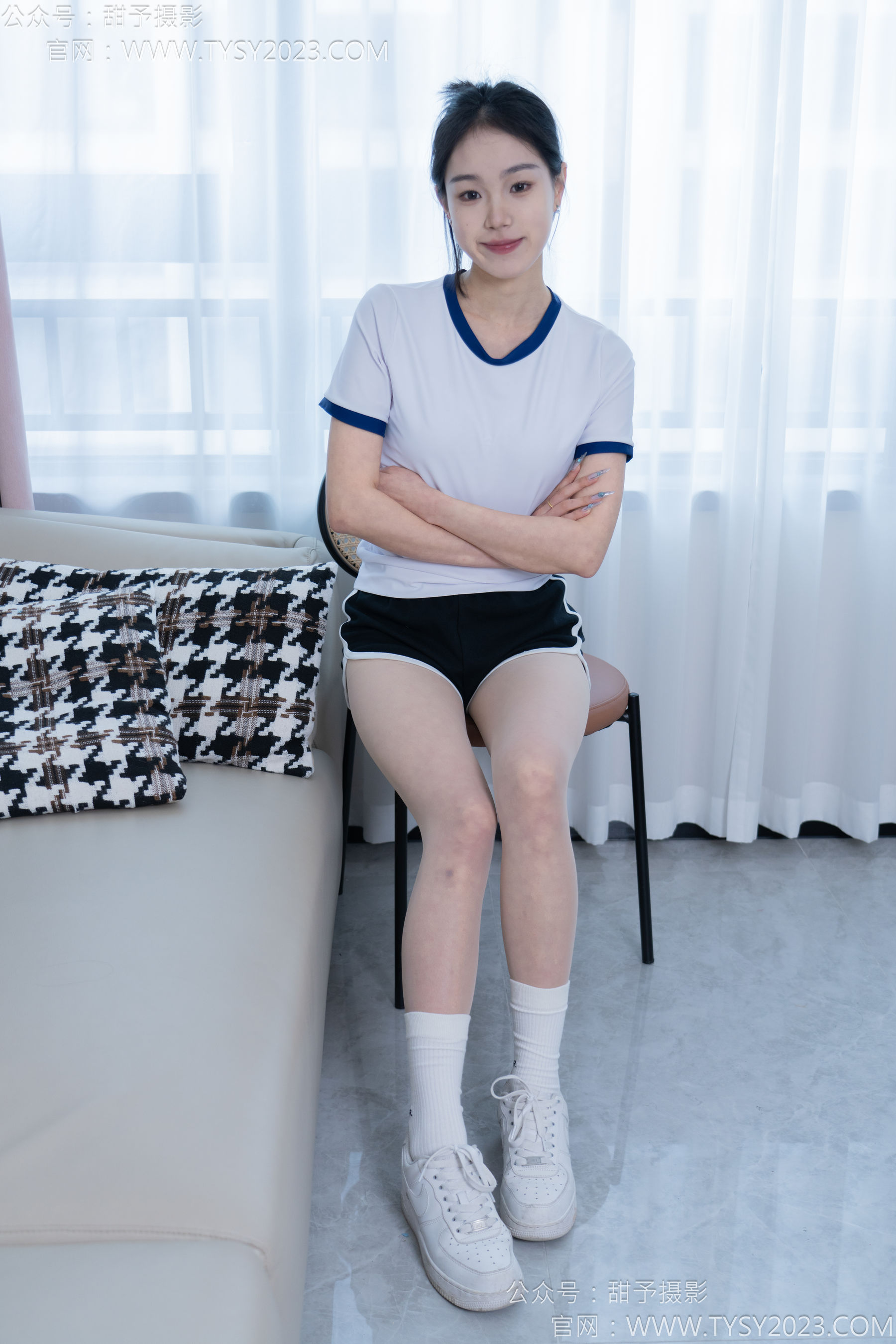 甜予摄影 No.152 咻咻 - 板鞋、白棉袜、薄肉丝/(130P)