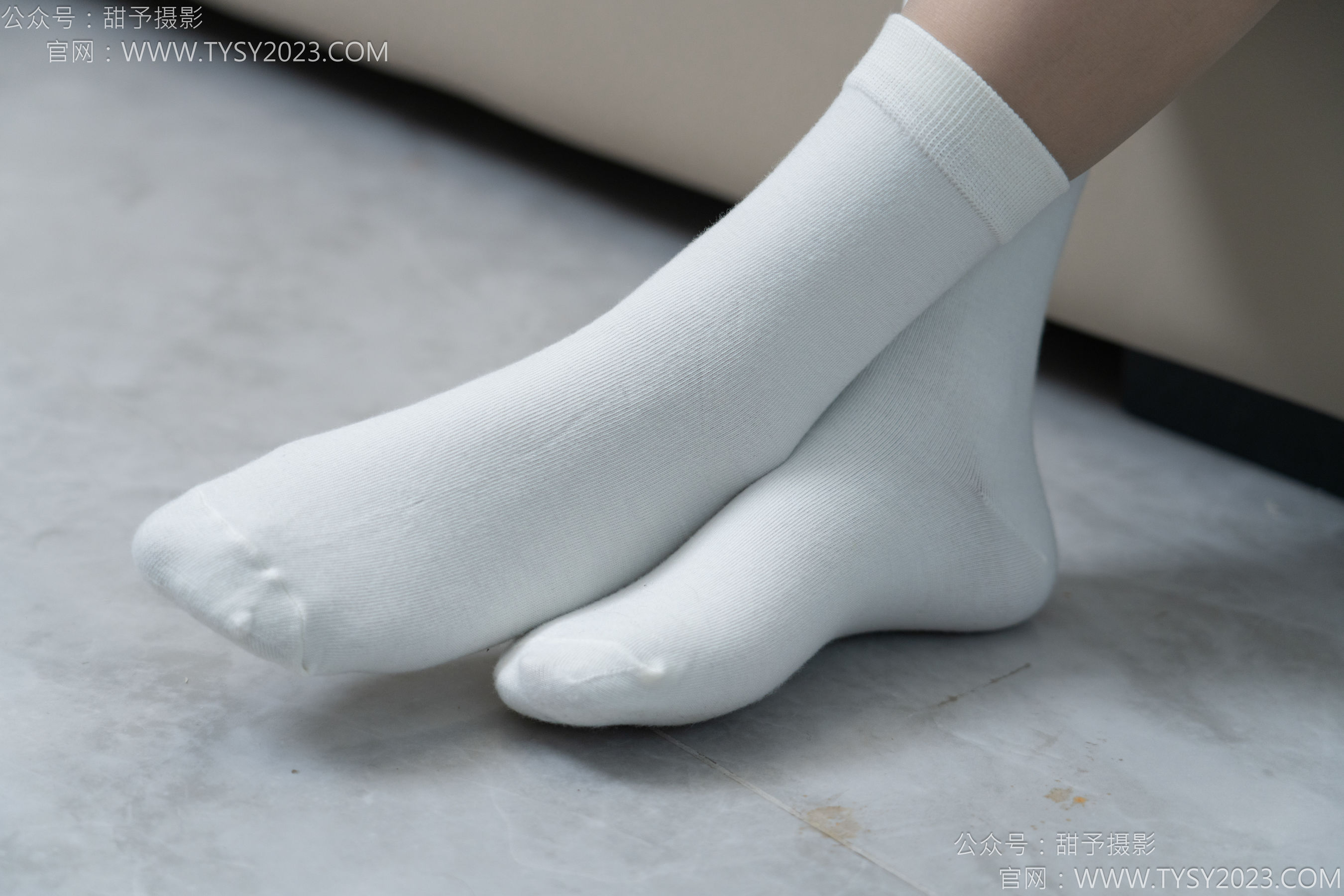 甜予摄影 No.154 澜澜 - 帆布鞋、白棉袜、薄灰丝、跺脚抖腿剧情/(129P)