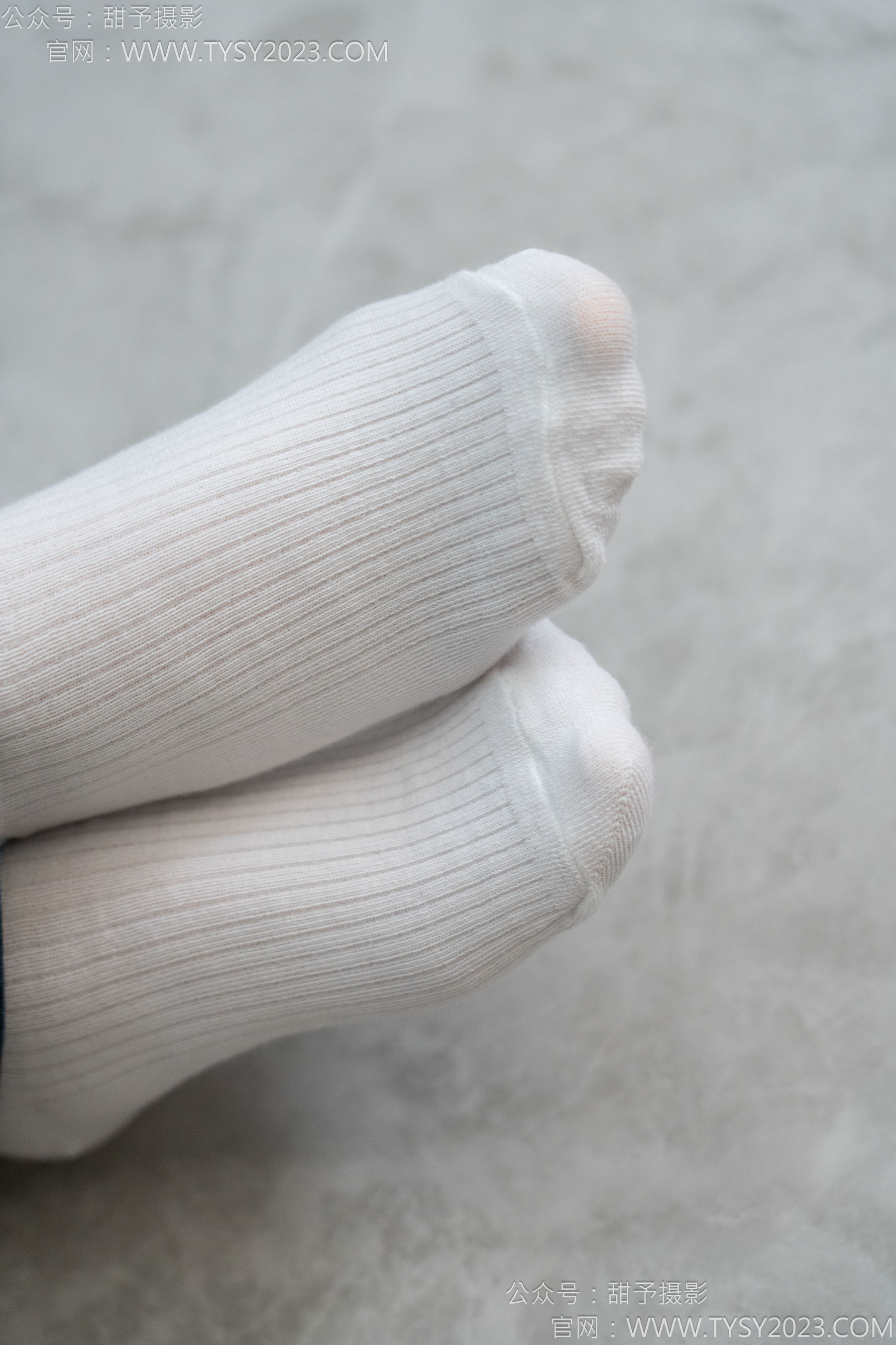 甜予摄影 No.149 诺诺 - 板鞋、白棉袜、裸足/(125P)