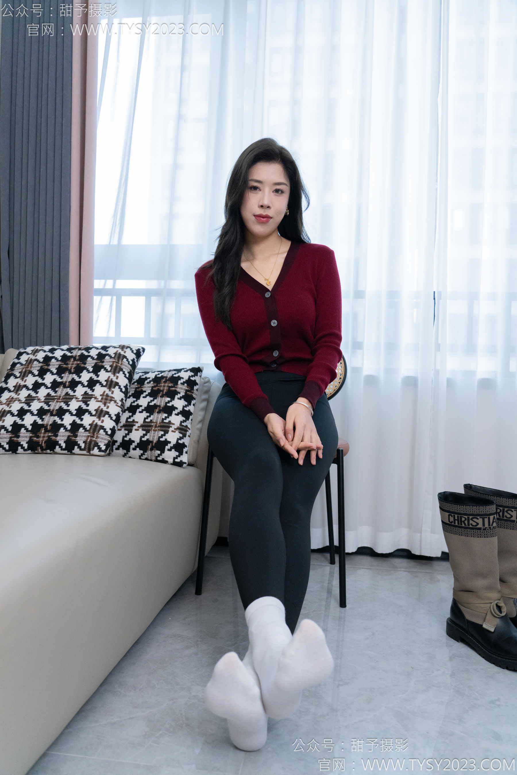 甜予摄影 No.155 咖啡豆 - 靴子、脏袜子、裸足/(132P)