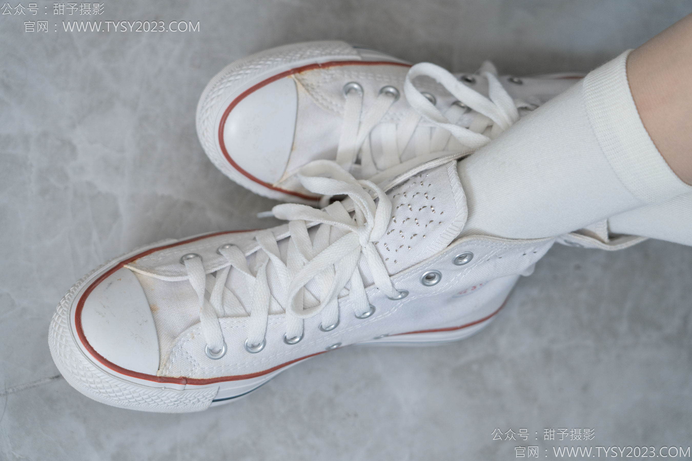 甜予摄影 No.154 澜澜 - 帆布鞋、白棉袜、薄灰丝、跺脚抖腿剧情/(129P)