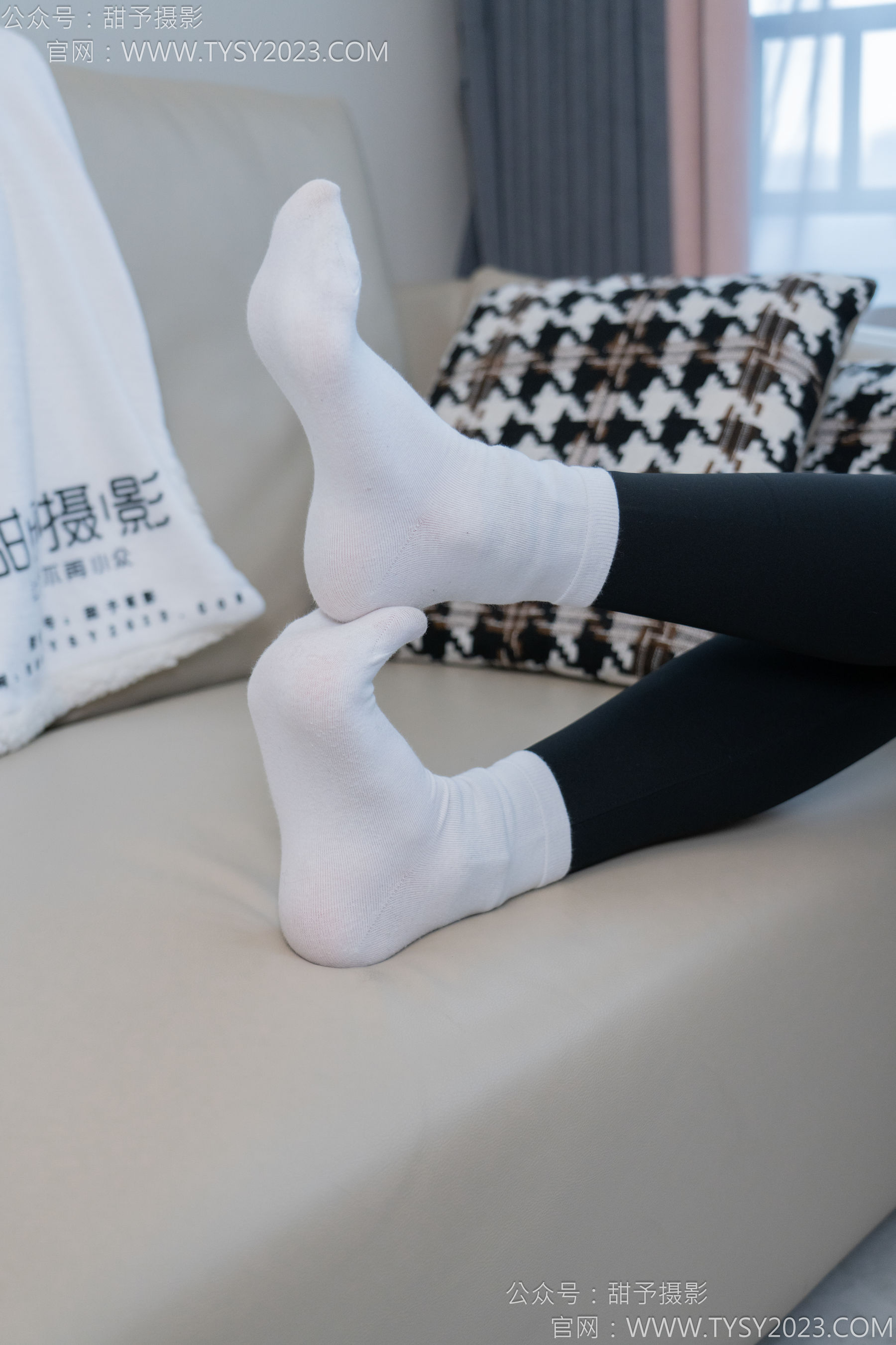 甜予摄影 No.155 咖啡豆 - 靴子、脏袜子、裸足/(132P)