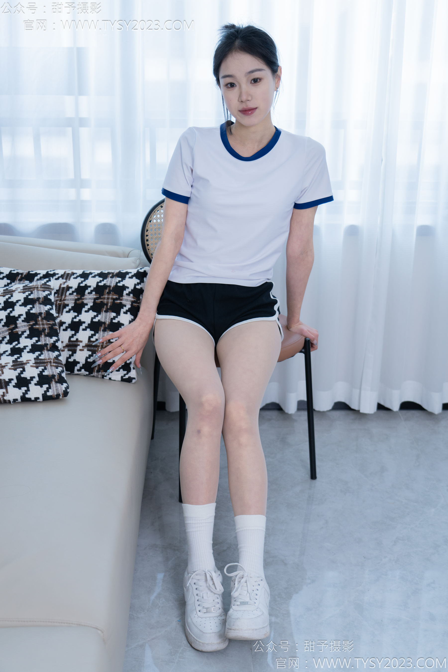 甜予摄影 No.152 咻咻 - 板鞋、白棉袜、薄肉丝/(130P)