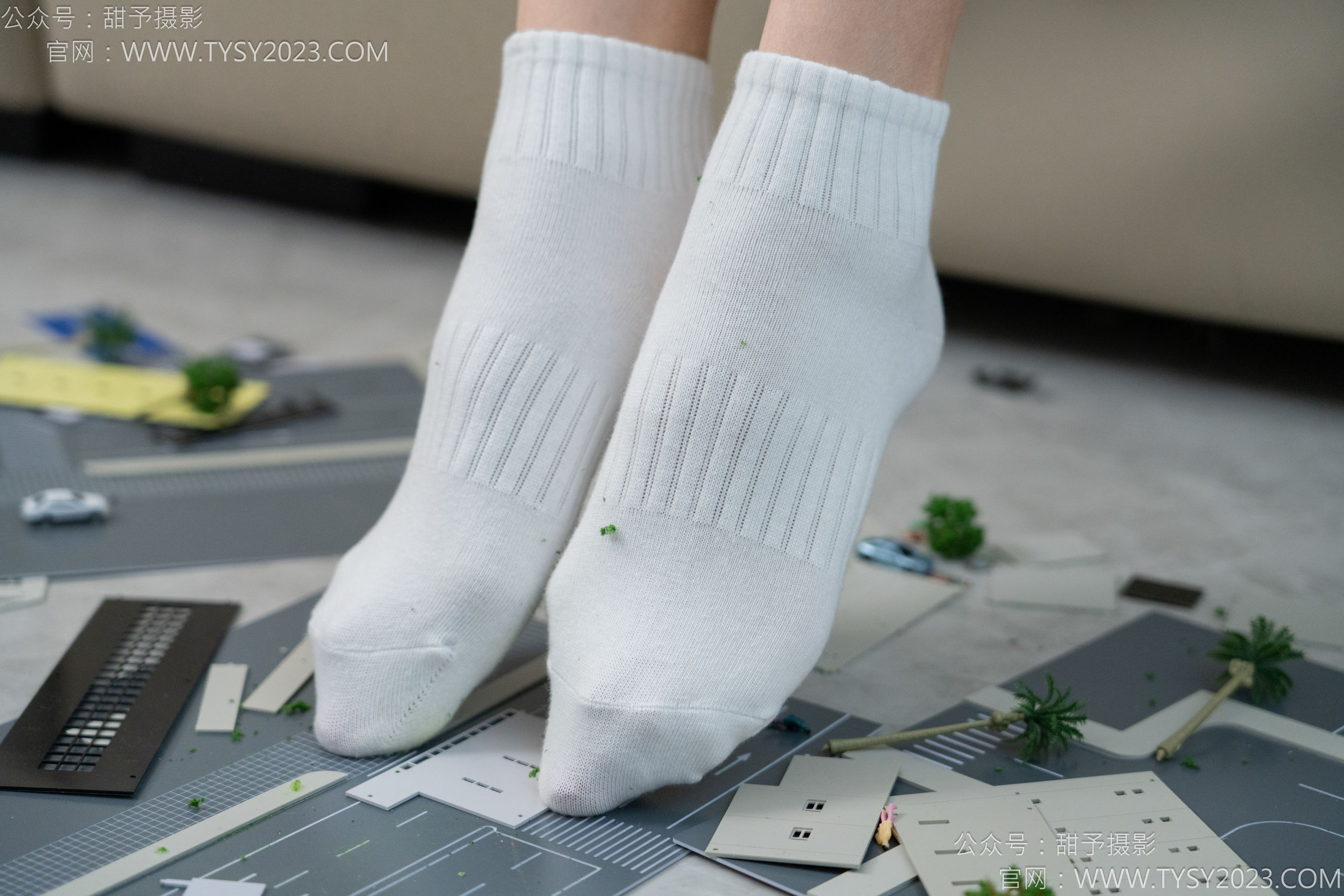 甜予摄影 No.148 咖啡豆 - 靴子、白棉袜、裸足/(169P)