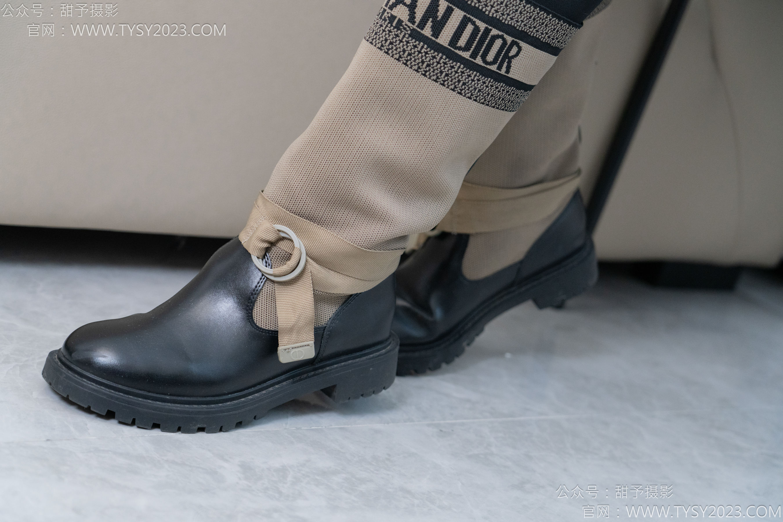 甜予摄影 No.155 咖啡豆 - 靴子、脏袜子、裸足/(132P)