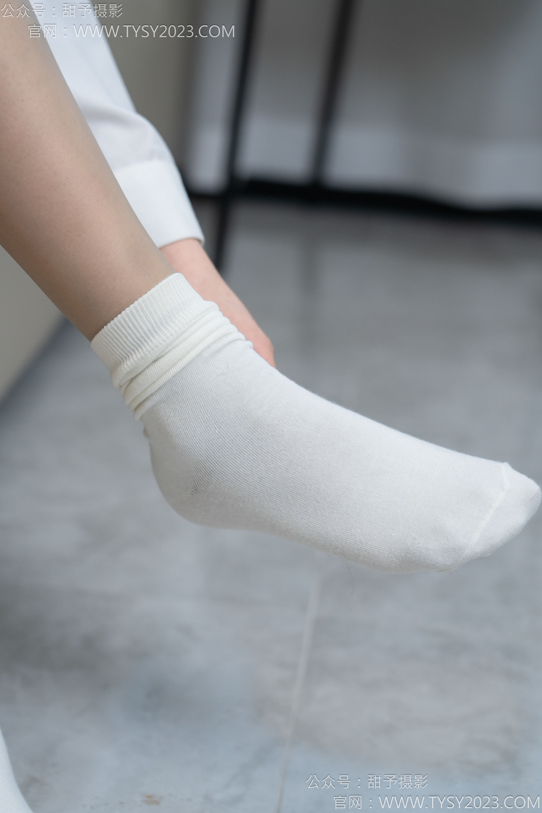 甜予摄影 No.154 澜澜 - 帆布鞋、白棉袜、薄灰丝、跺脚抖腿剧情/(129P)