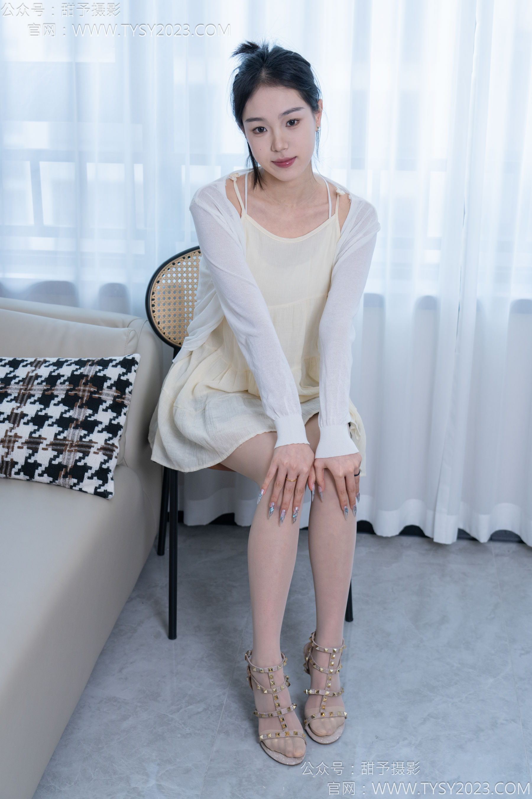 甜予摄影 No.156 咻咻 - 高跟鞋、薄肉丝/(135P)