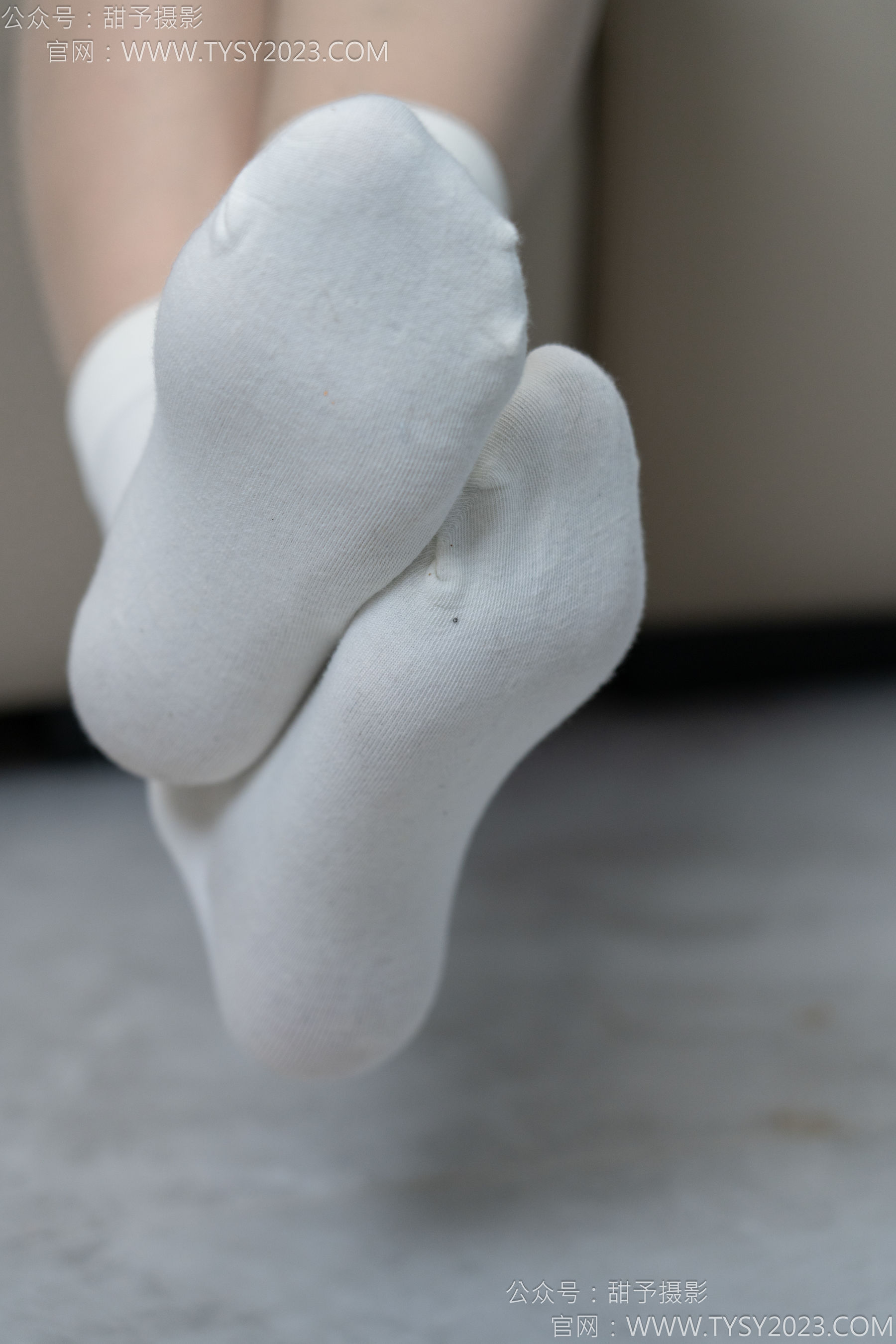 甜予摄影 No.154 澜澜 - 帆布鞋、白棉袜、薄灰丝、跺脚抖腿剧情/(129P)