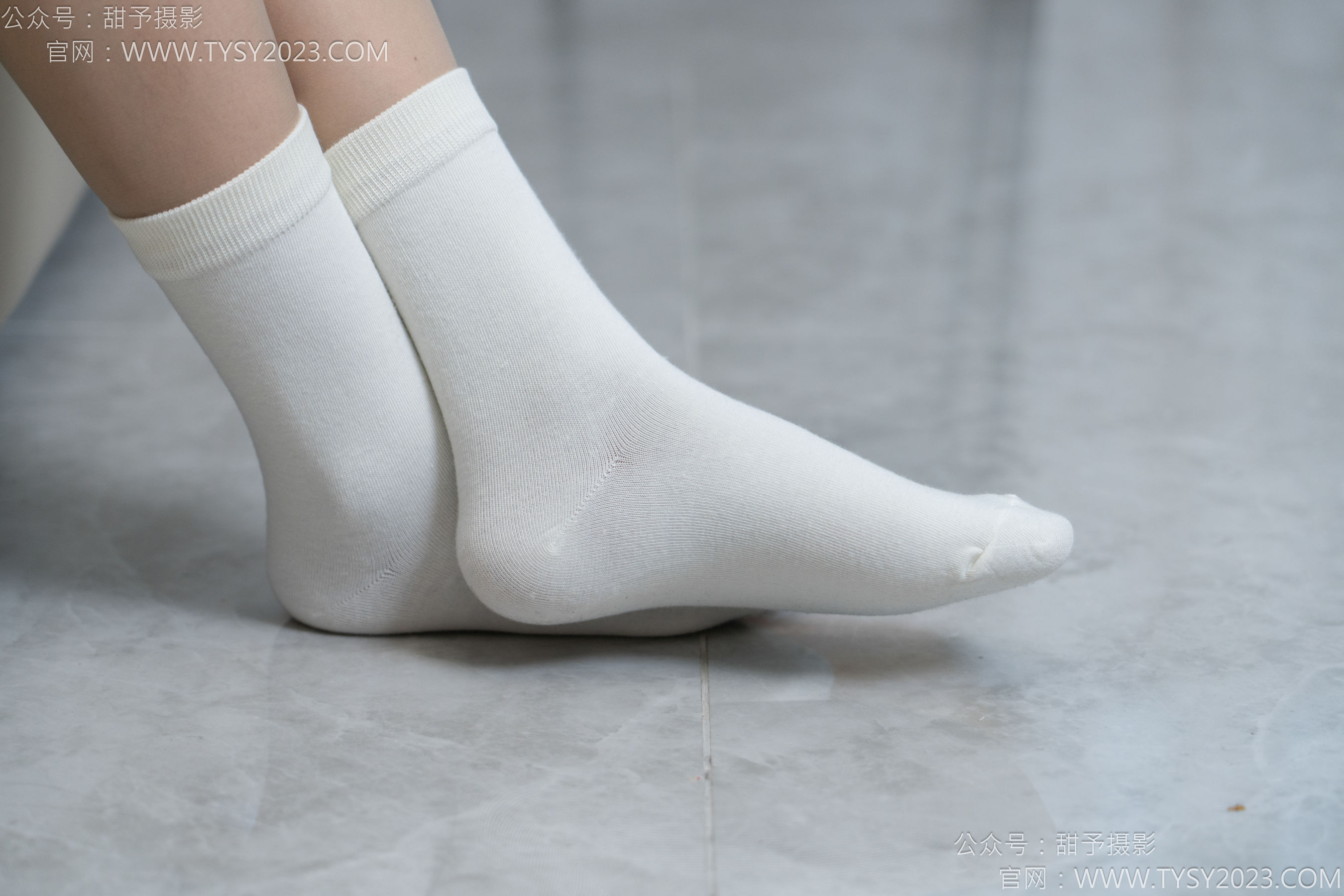 甜予摄影 No.154 澜澜 - 帆布鞋、白棉袜、薄灰丝、跺脚抖腿剧情/(129P)