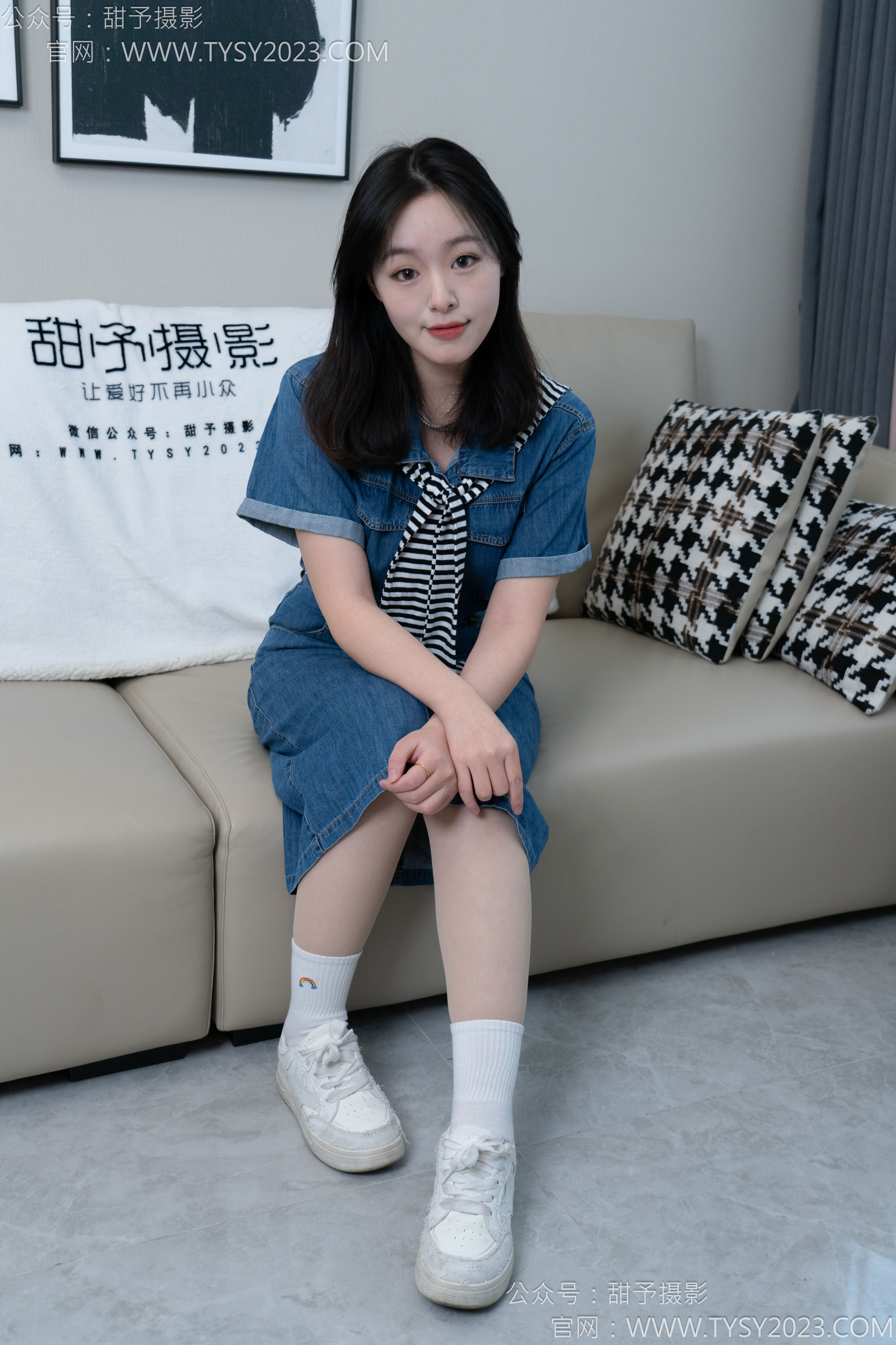 甜予摄影 No.151 小葵 - 板鞋、白棉袜、薄肉丝/(130P)