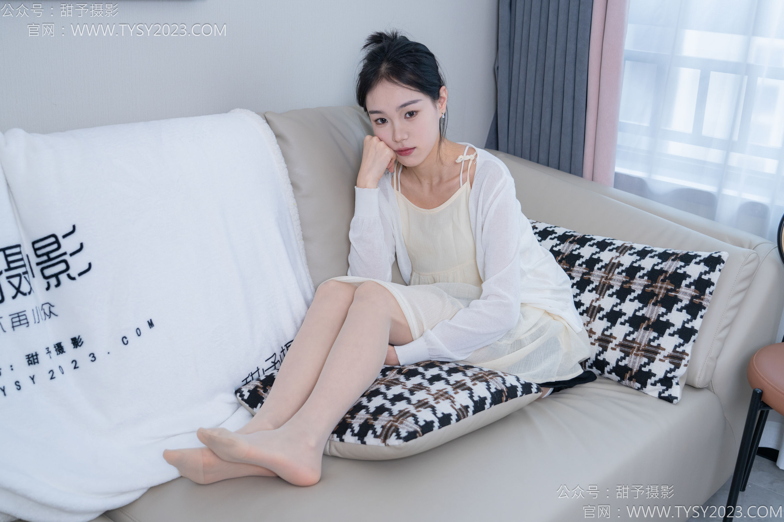 甜予摄影 No.156 咻咻 - 高跟鞋、薄肉丝/(135P)