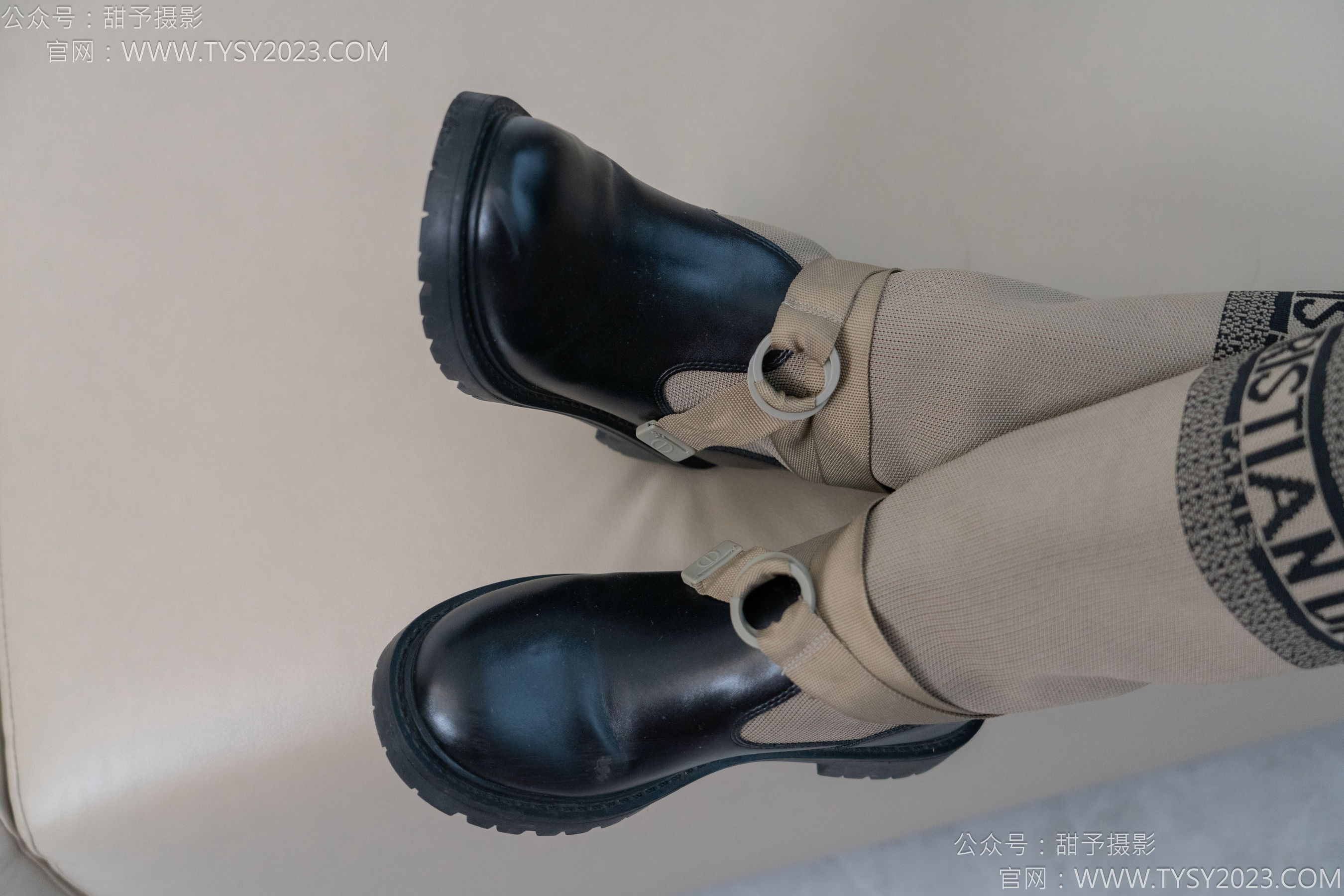 甜予摄影 No.155 咖啡豆 - 靴子、脏袜子、裸足/(132P)