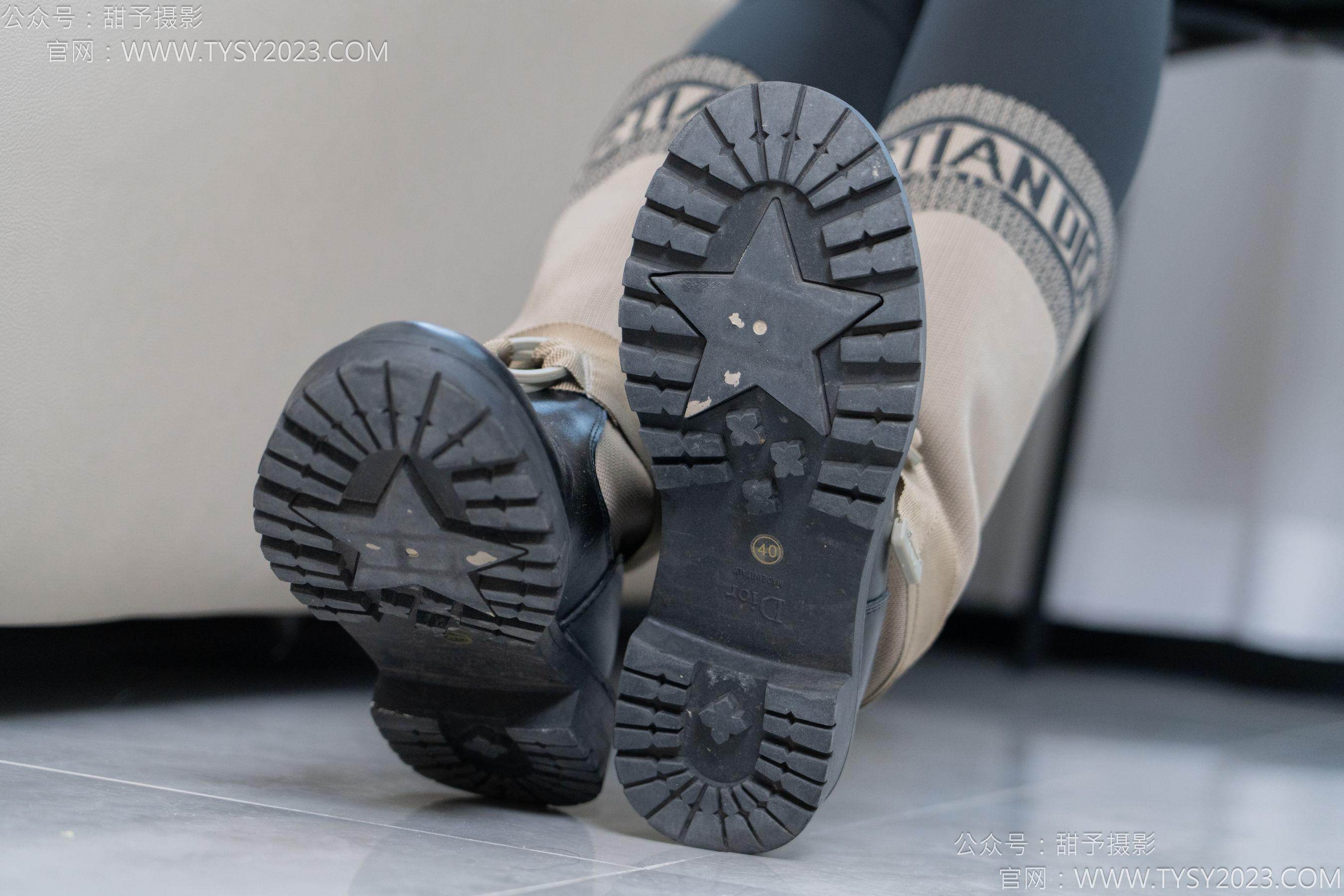 甜予摄影 No.155 咖啡豆 - 靴子、脏袜子、裸足/(132P)