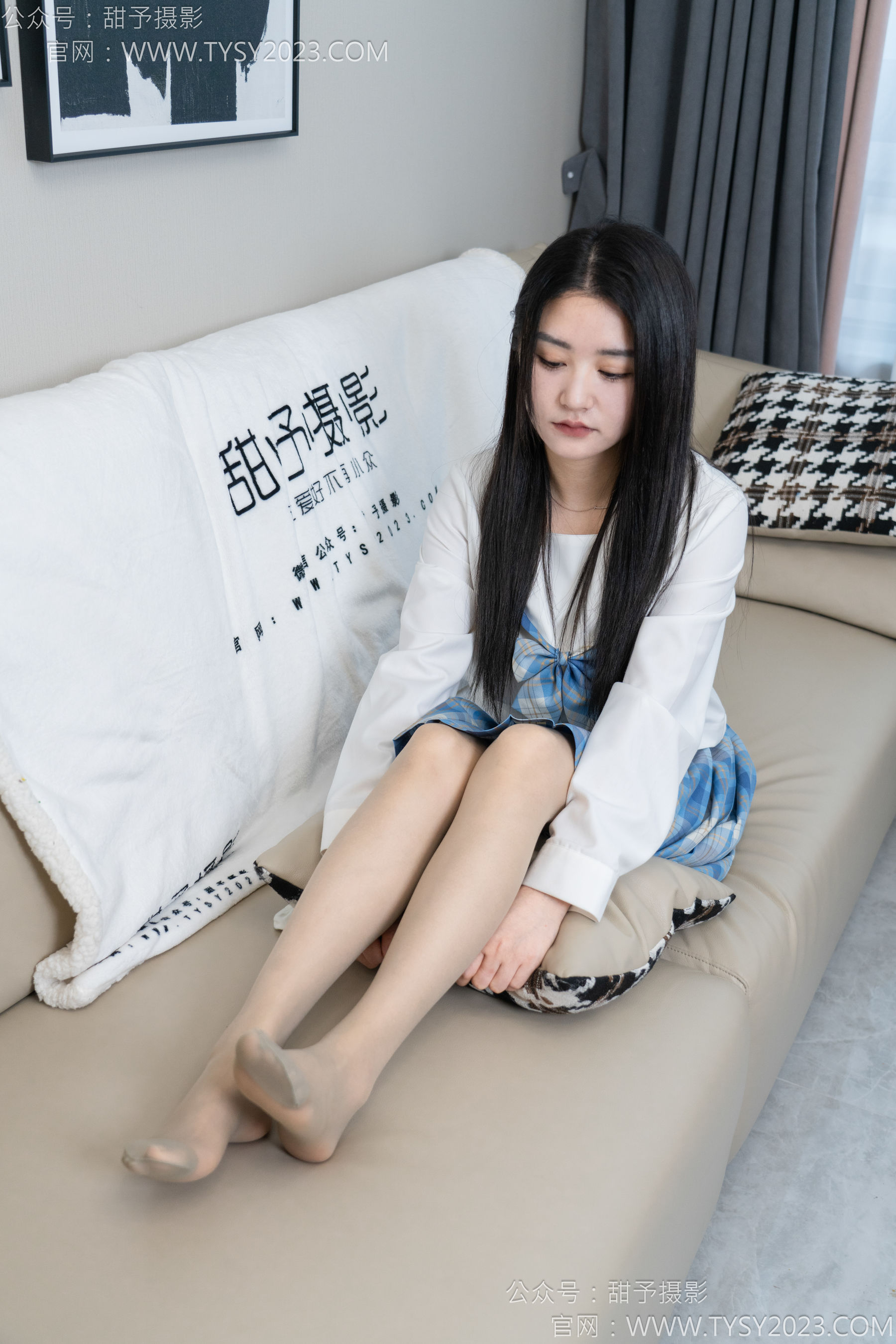 甜予摄影 No.154 澜澜 - 帆布鞋、白棉袜、薄灰丝、跺脚抖腿剧情/(129P)